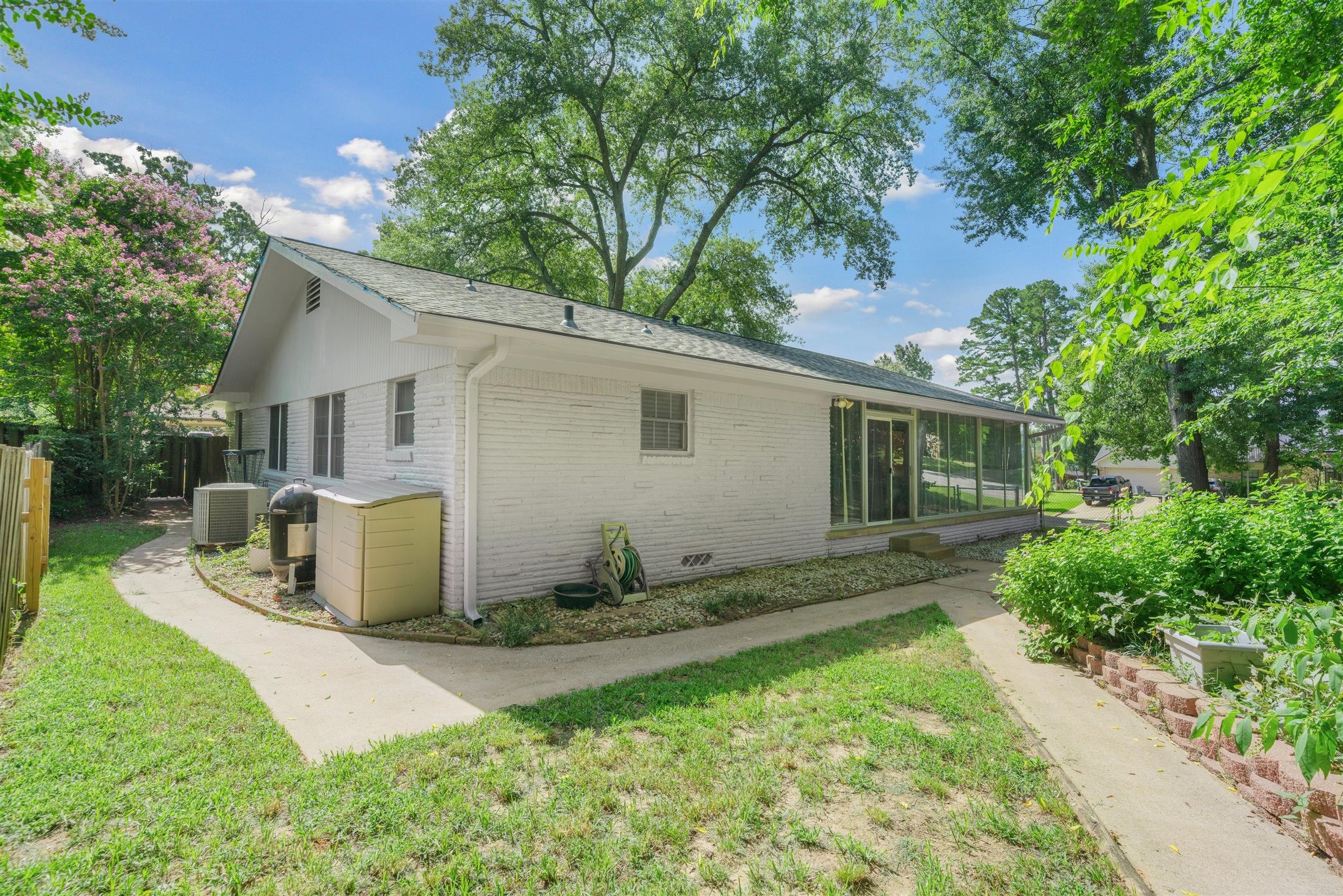 3215 Curtis Drive