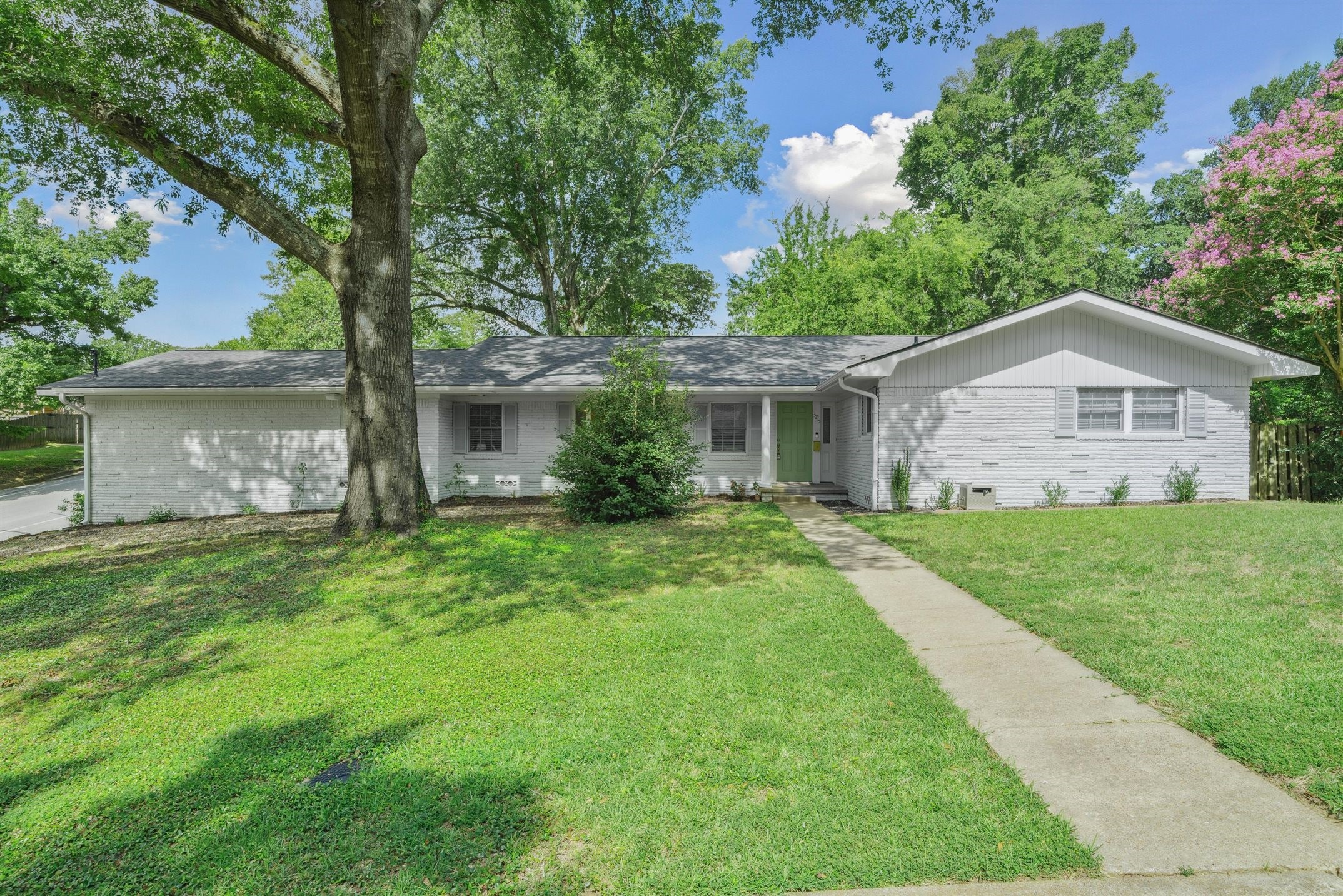 3215 Curtis Drive