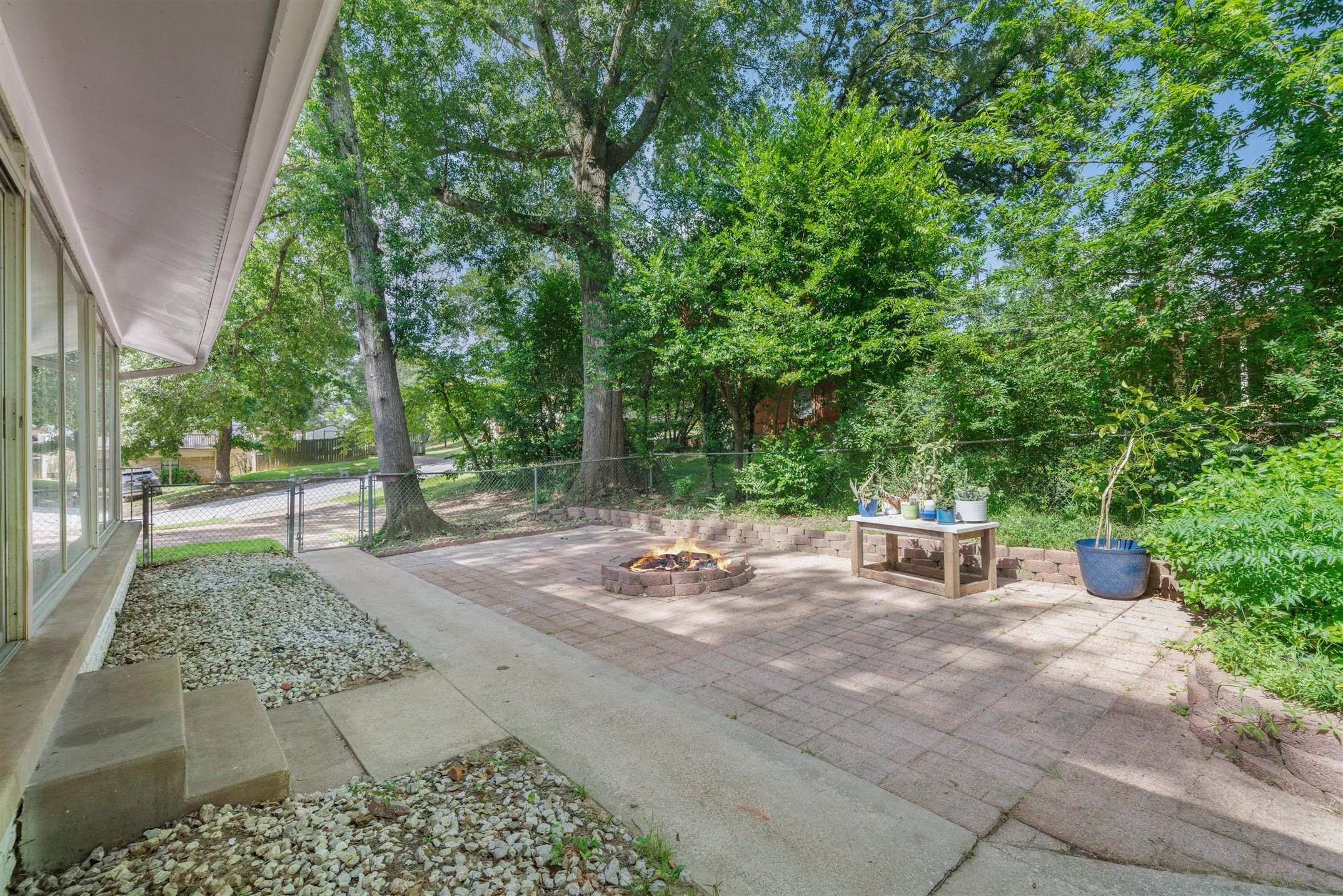 3215 Curtis Drive