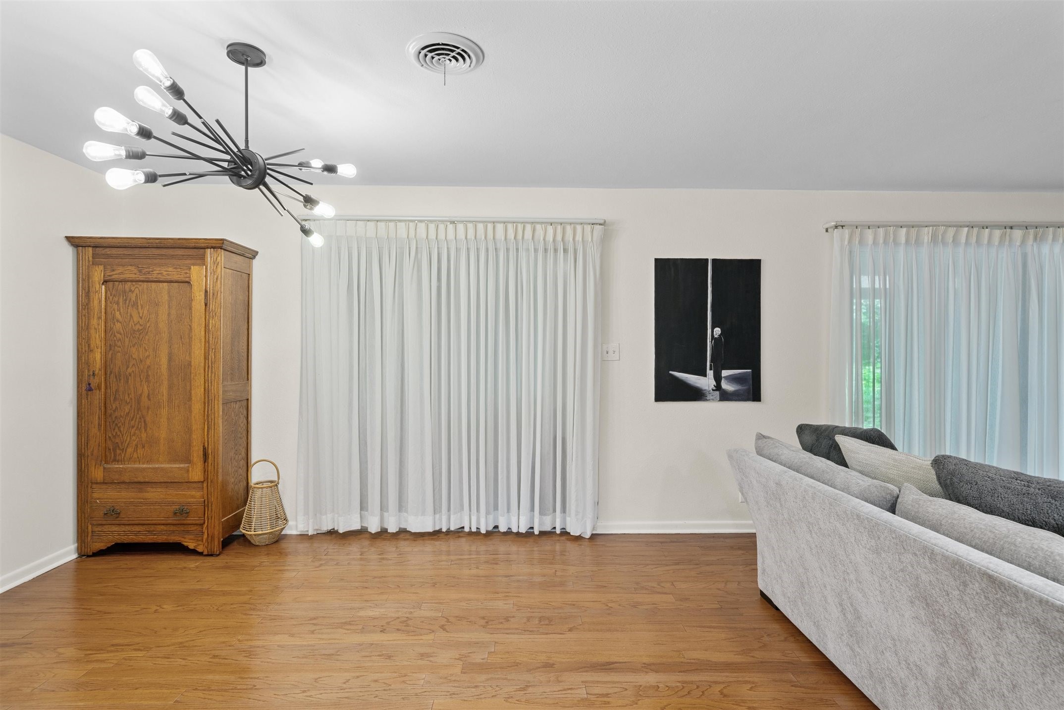 3215 Curtis Drive