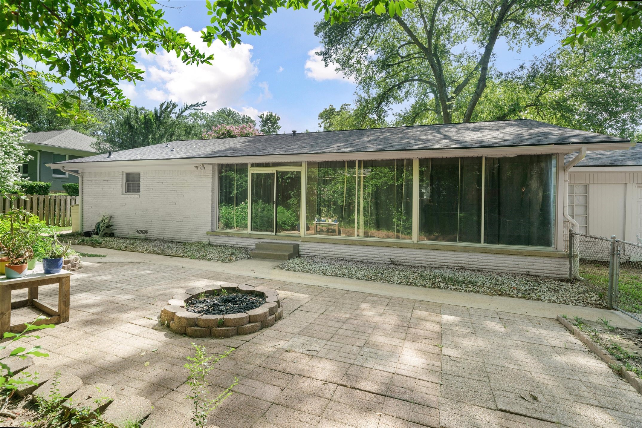 3215 Curtis Drive