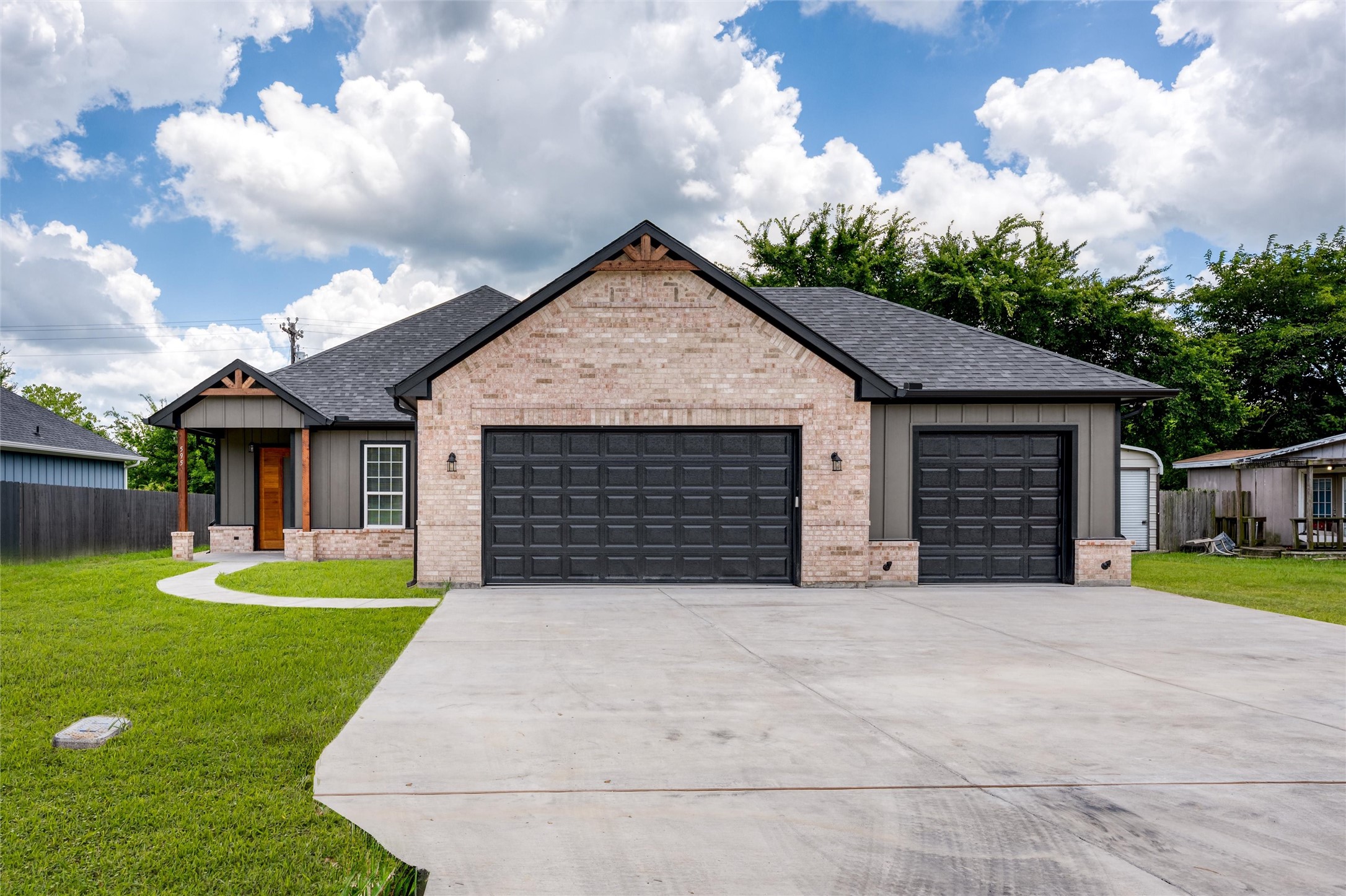 595 Kontiki Drive