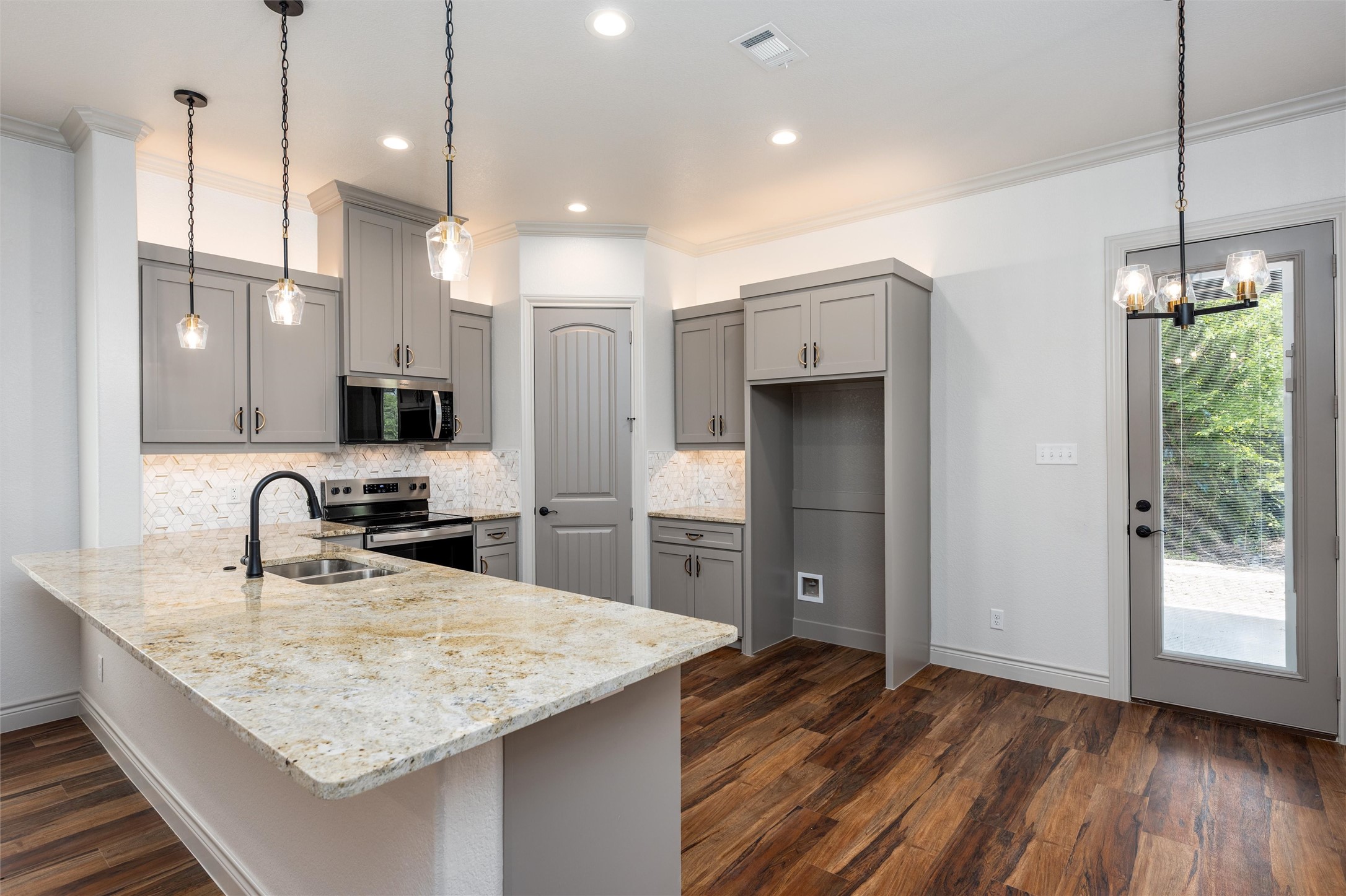 595 Kontiki Drive