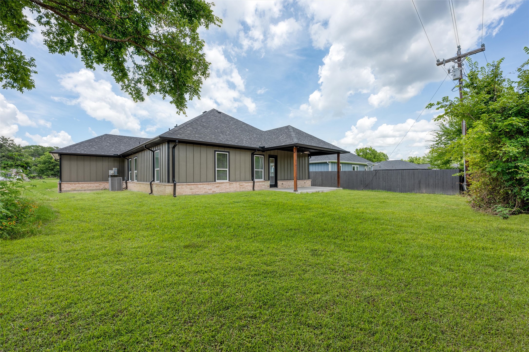 595 Kontiki Drive