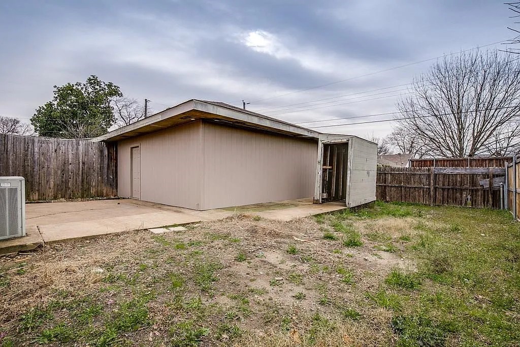 12805 Pandora Drive