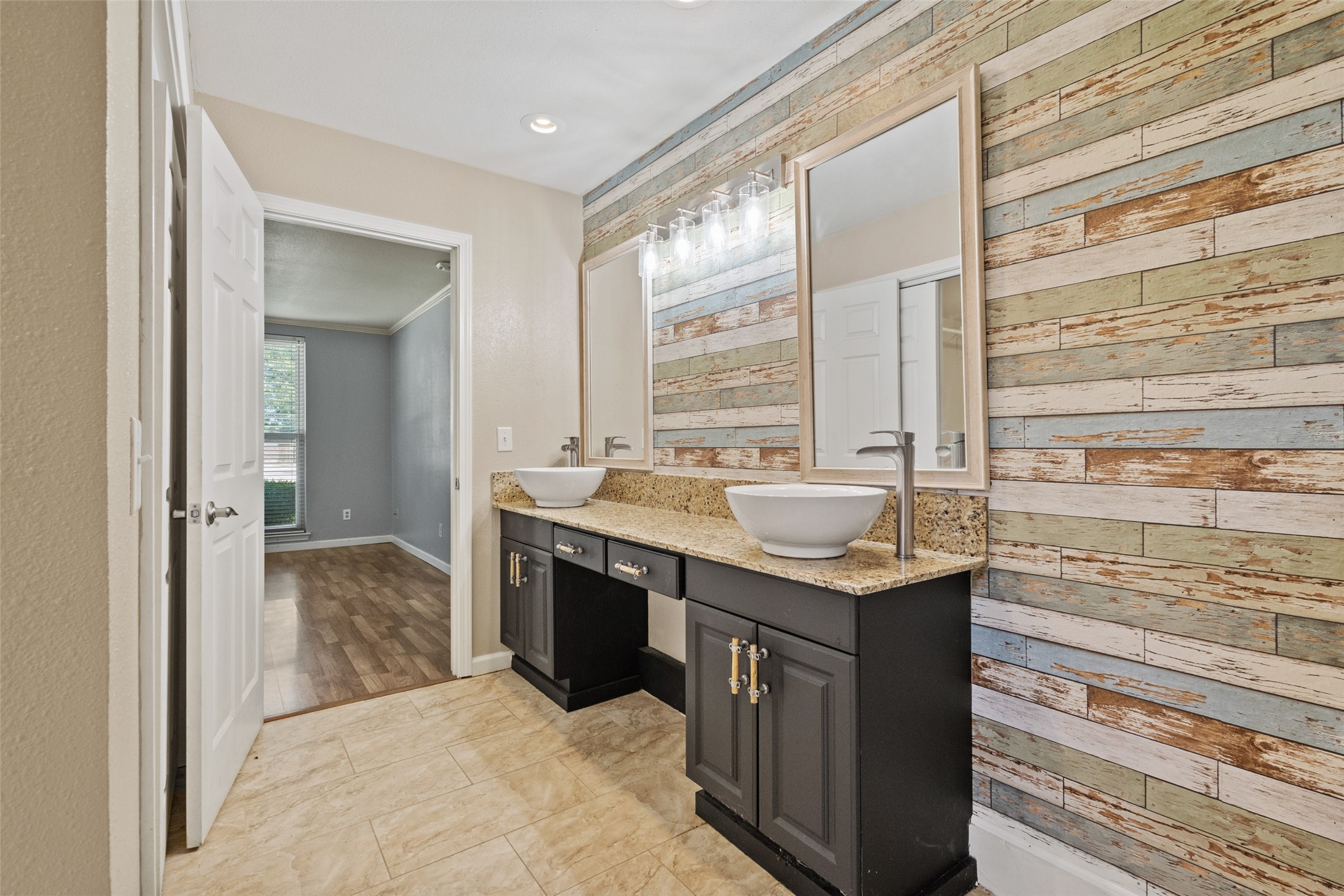 2830 Oak Creek Drive