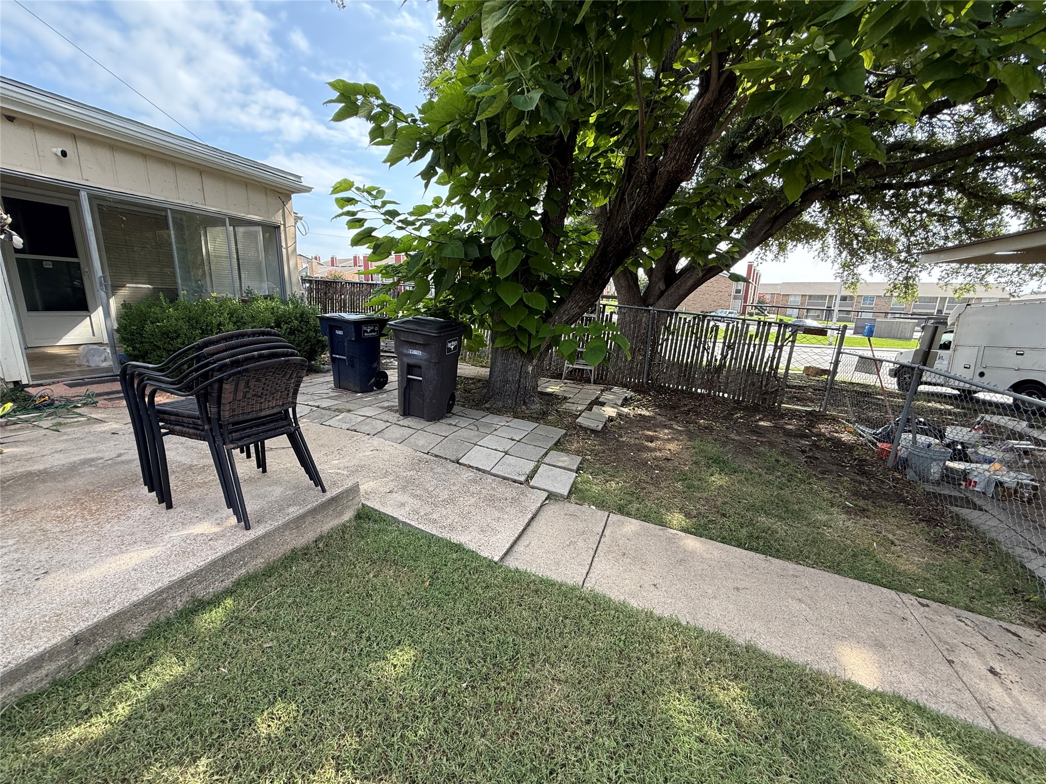 8827 N Normandale Street