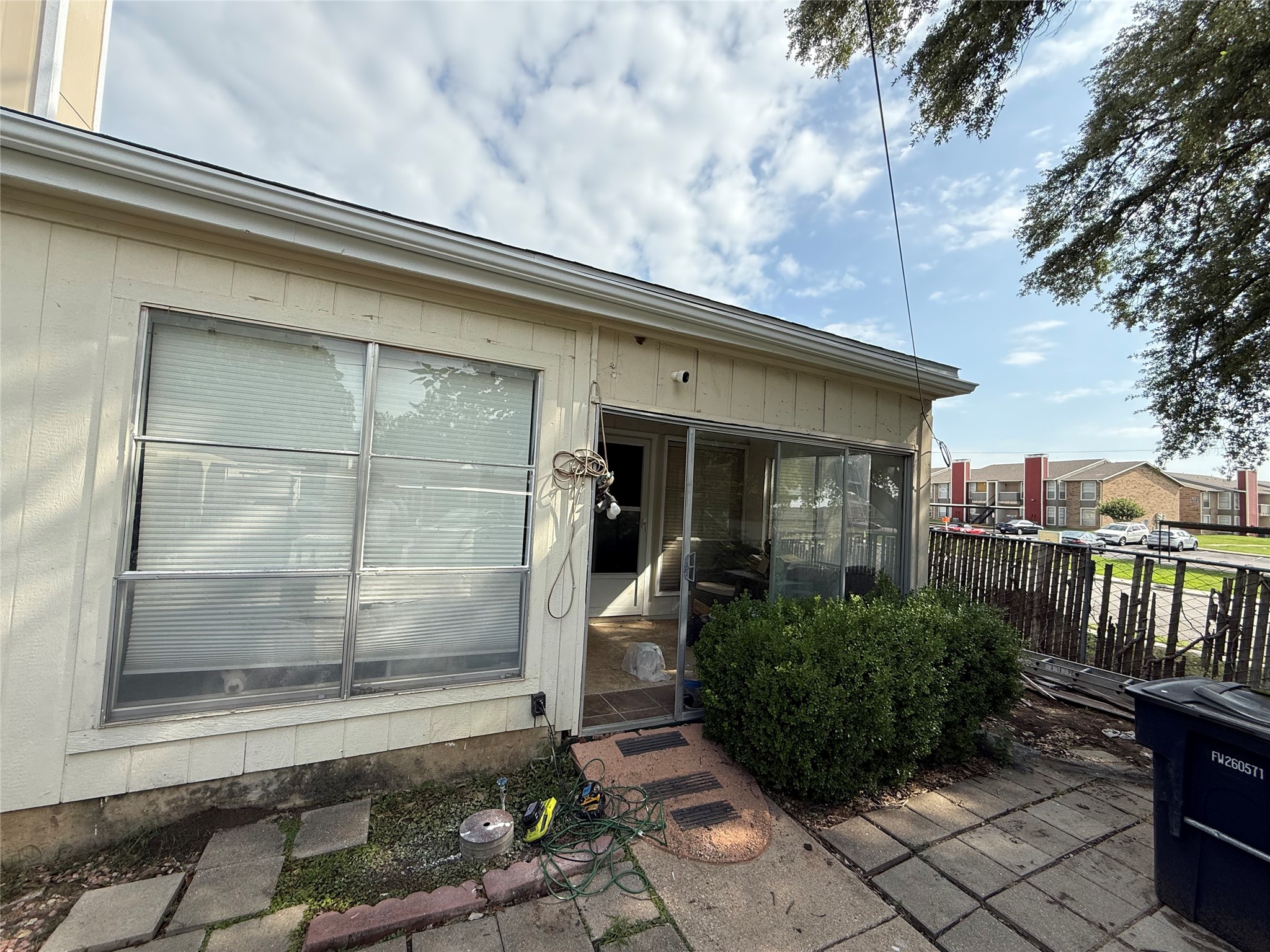 8827 N Normandale Street