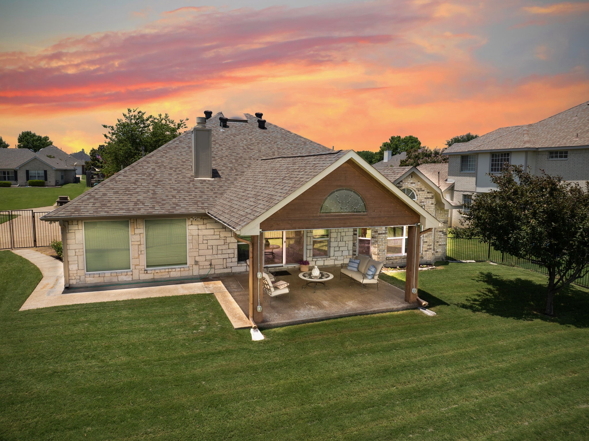 4006 Lakeside Drive