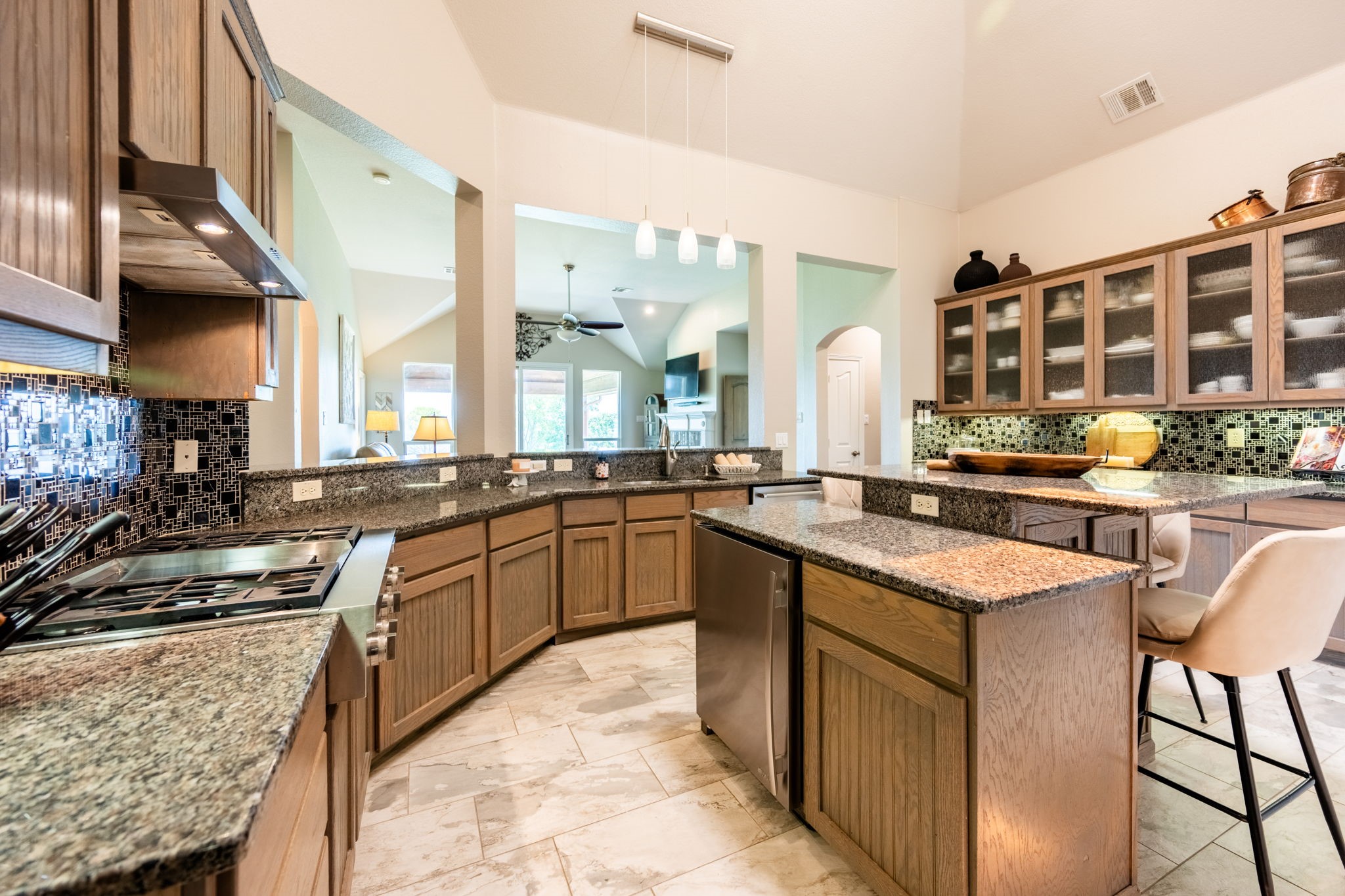 4006 Lakeside Drive