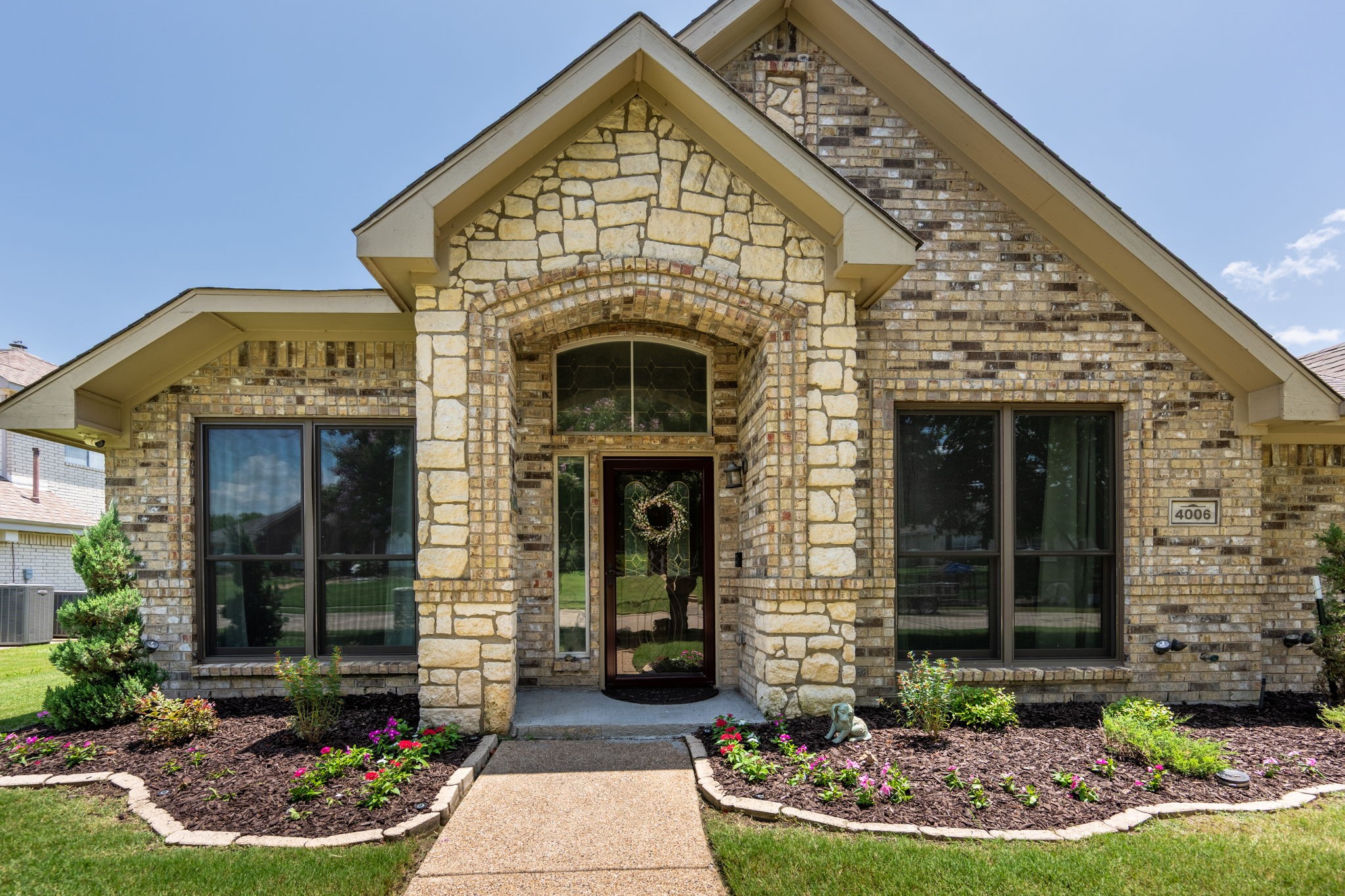 4006 Lakeside Drive