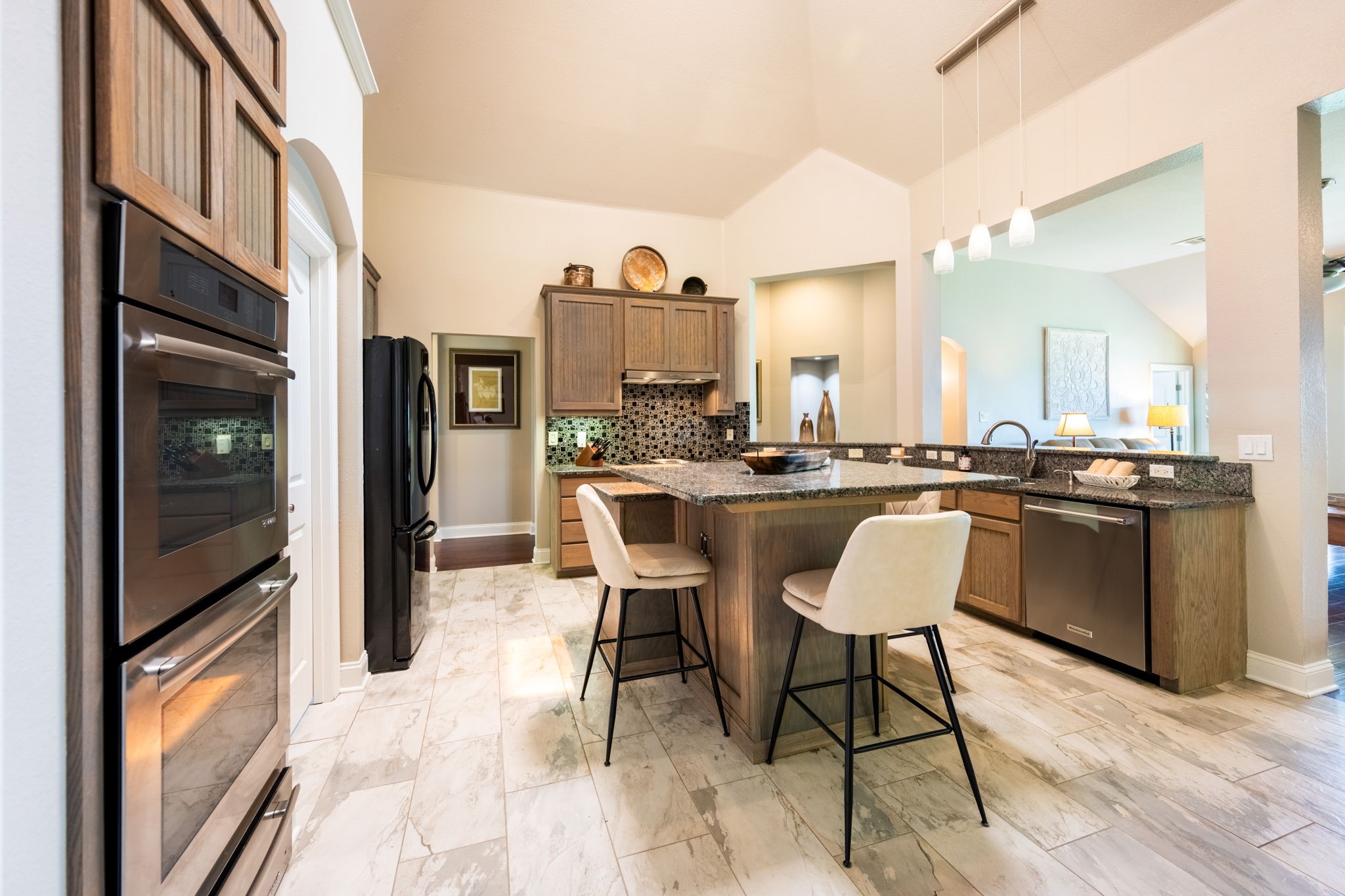 4006 Lakeside Drive