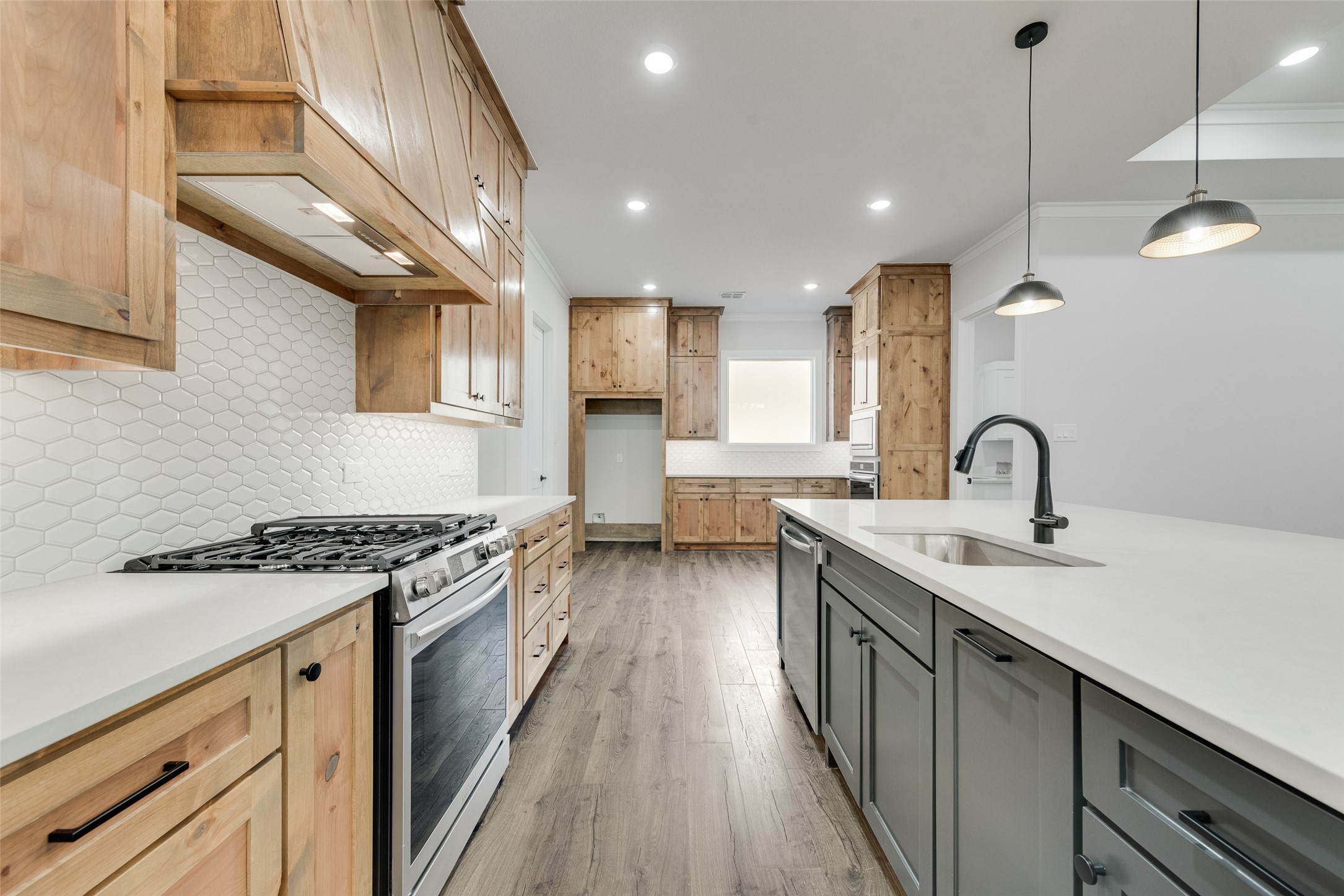 1349 Benjamin Trail