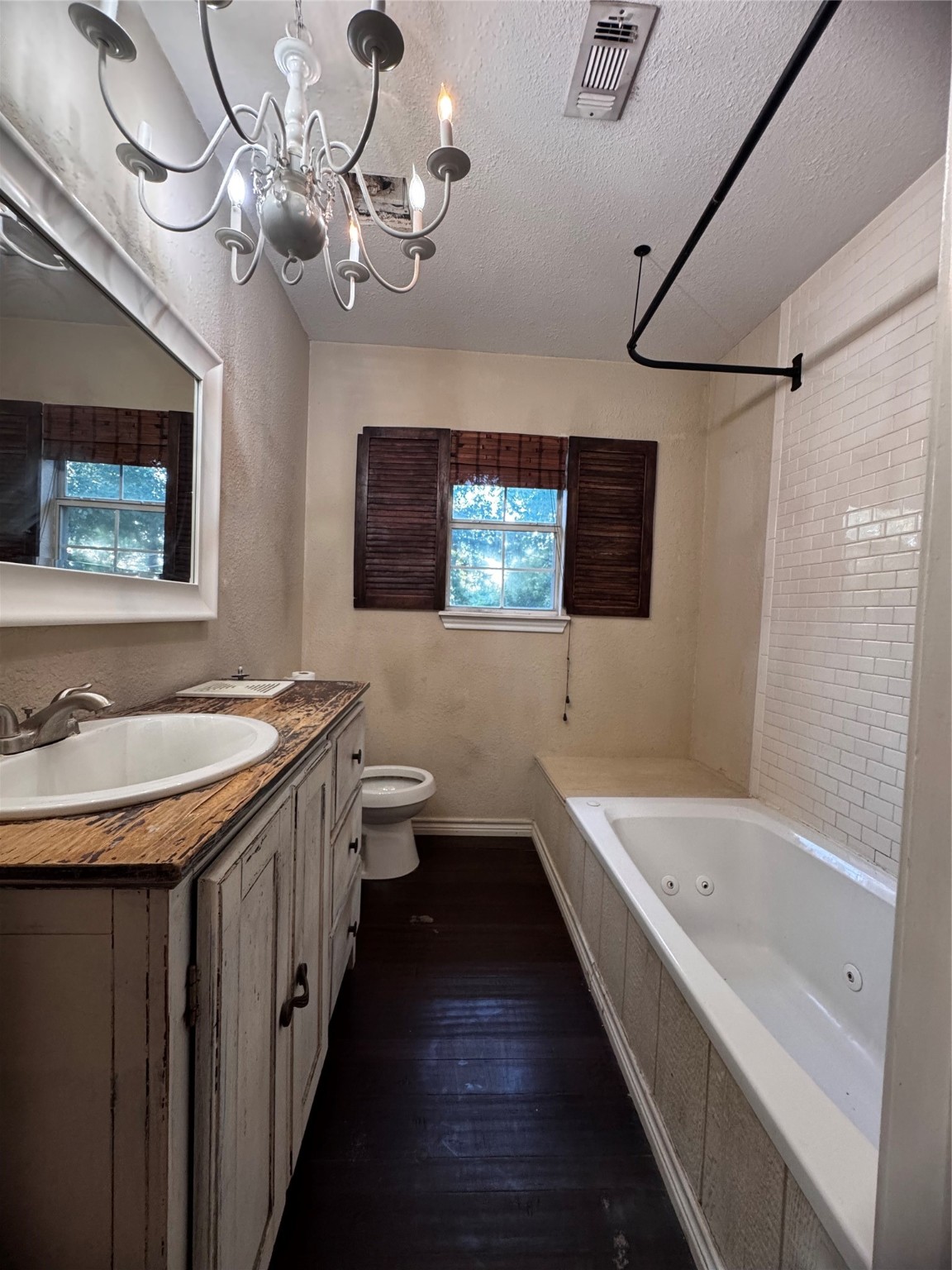 203 Joe White Street