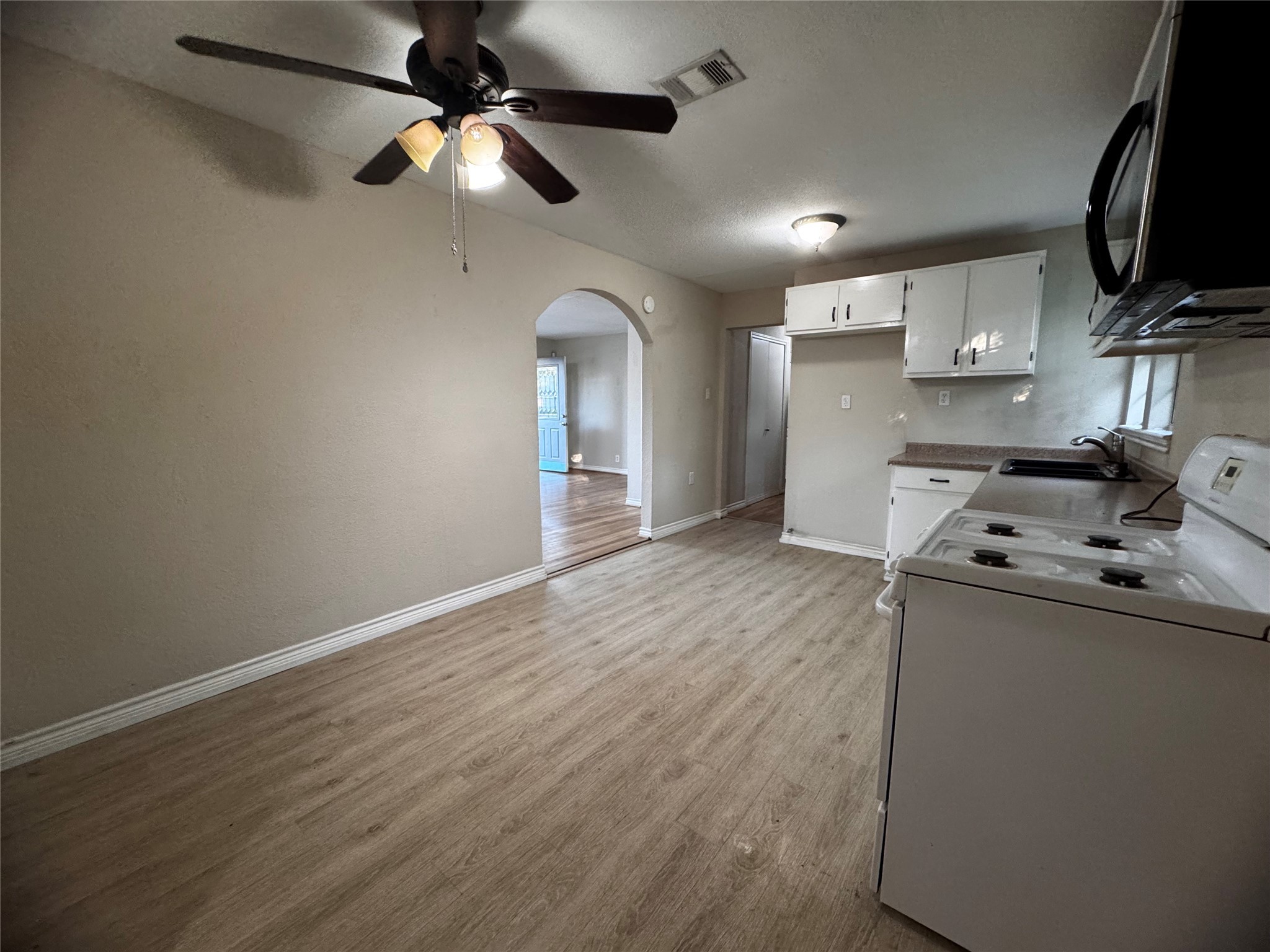 203 Joe White Street