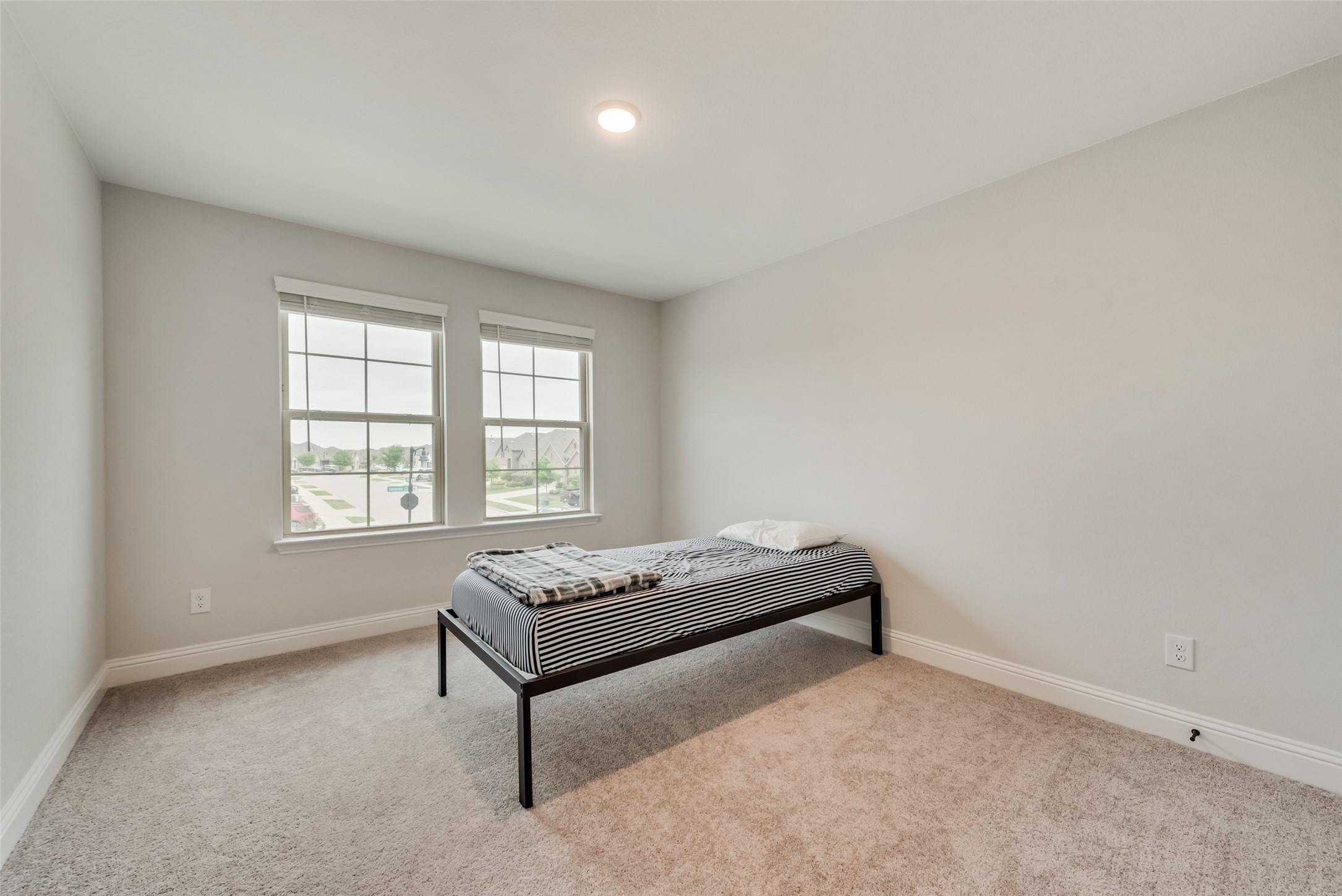 2900 Evergreen Trail