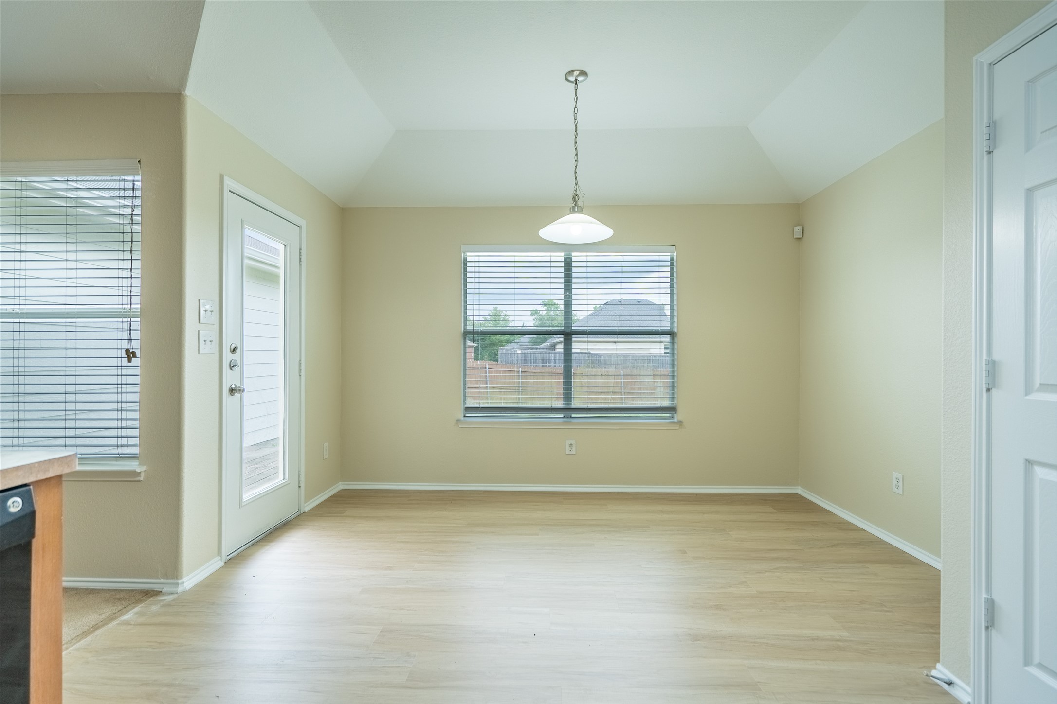 3696 Chestnut Trail