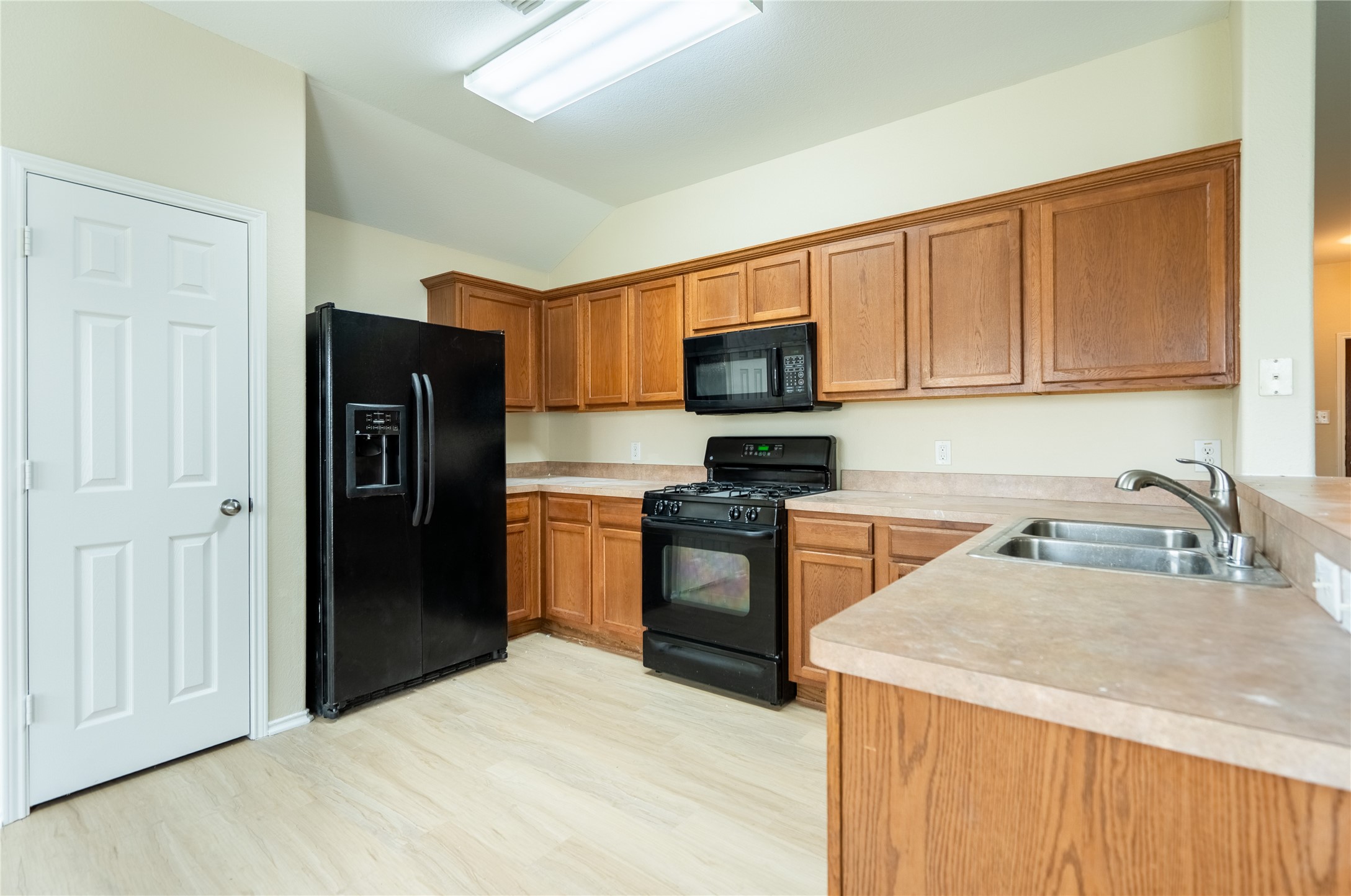 3696 Chestnut Trail