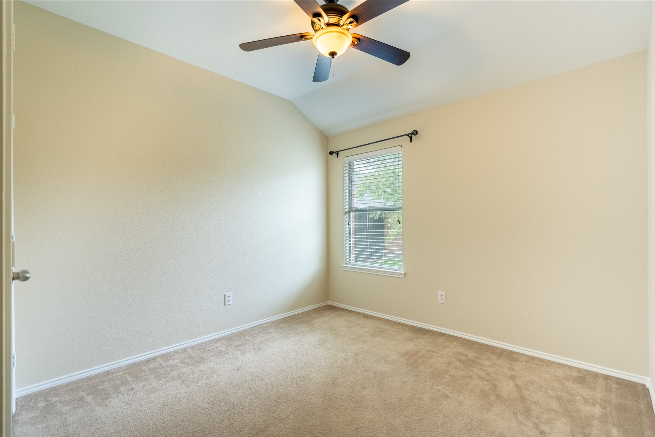 3696 Chestnut Trail