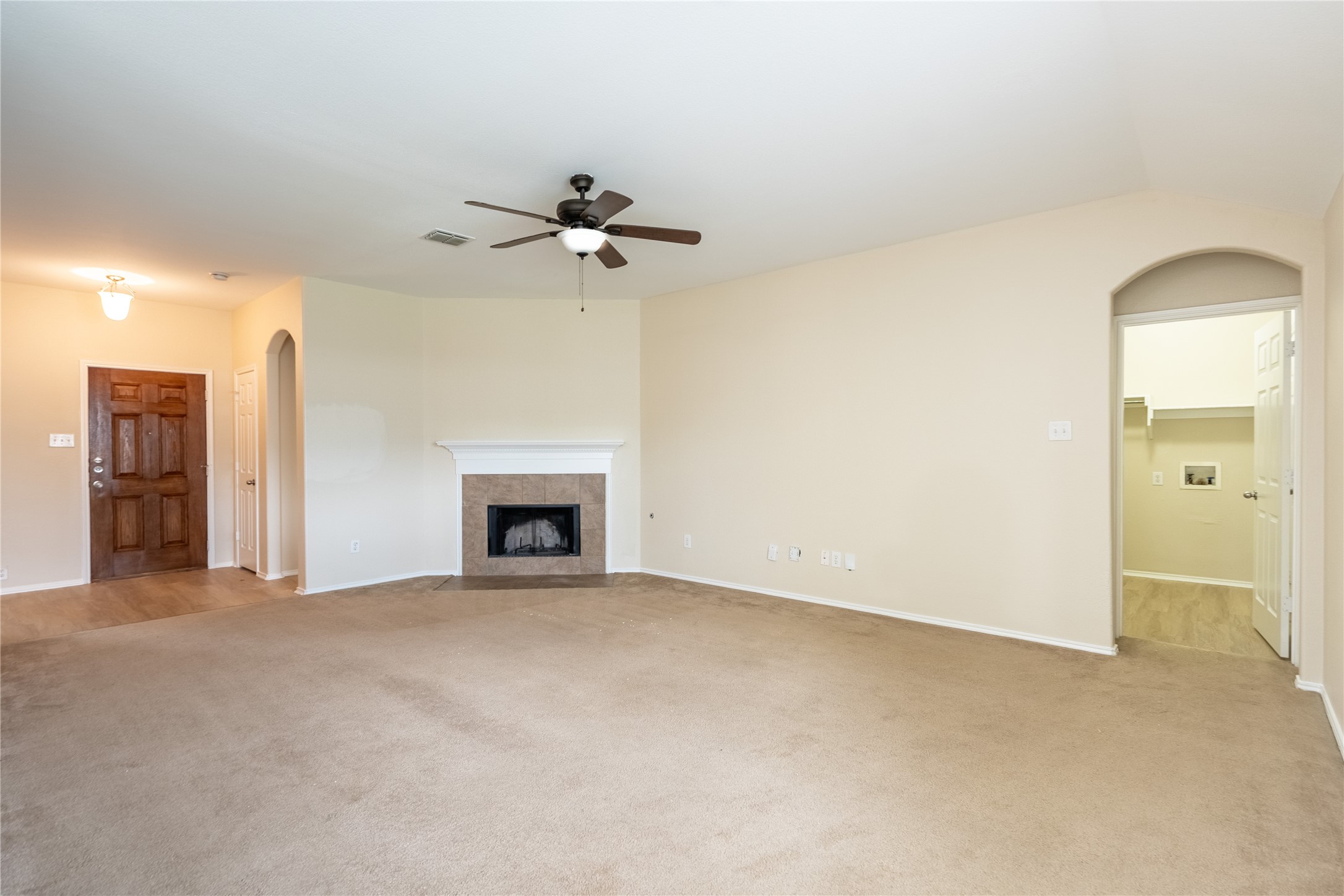 3696 Chestnut Trail
