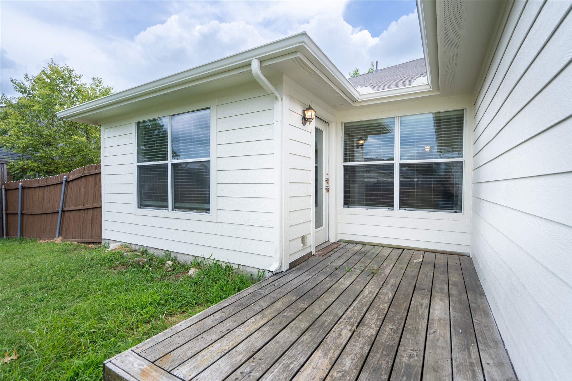 3696 Chestnut Trail