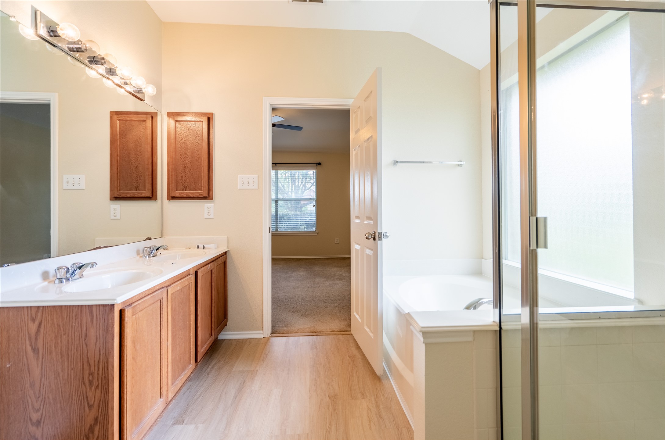 3696 Chestnut Trail