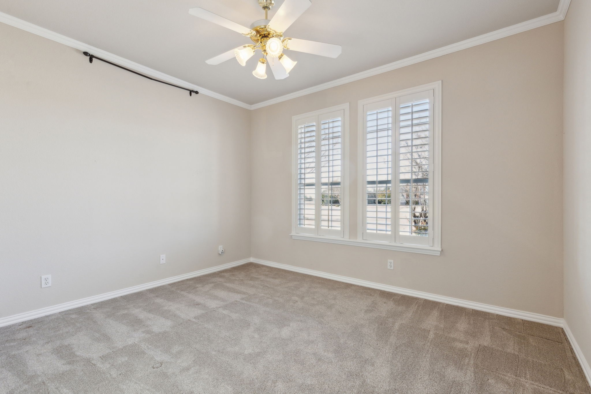 155 Willowcrest