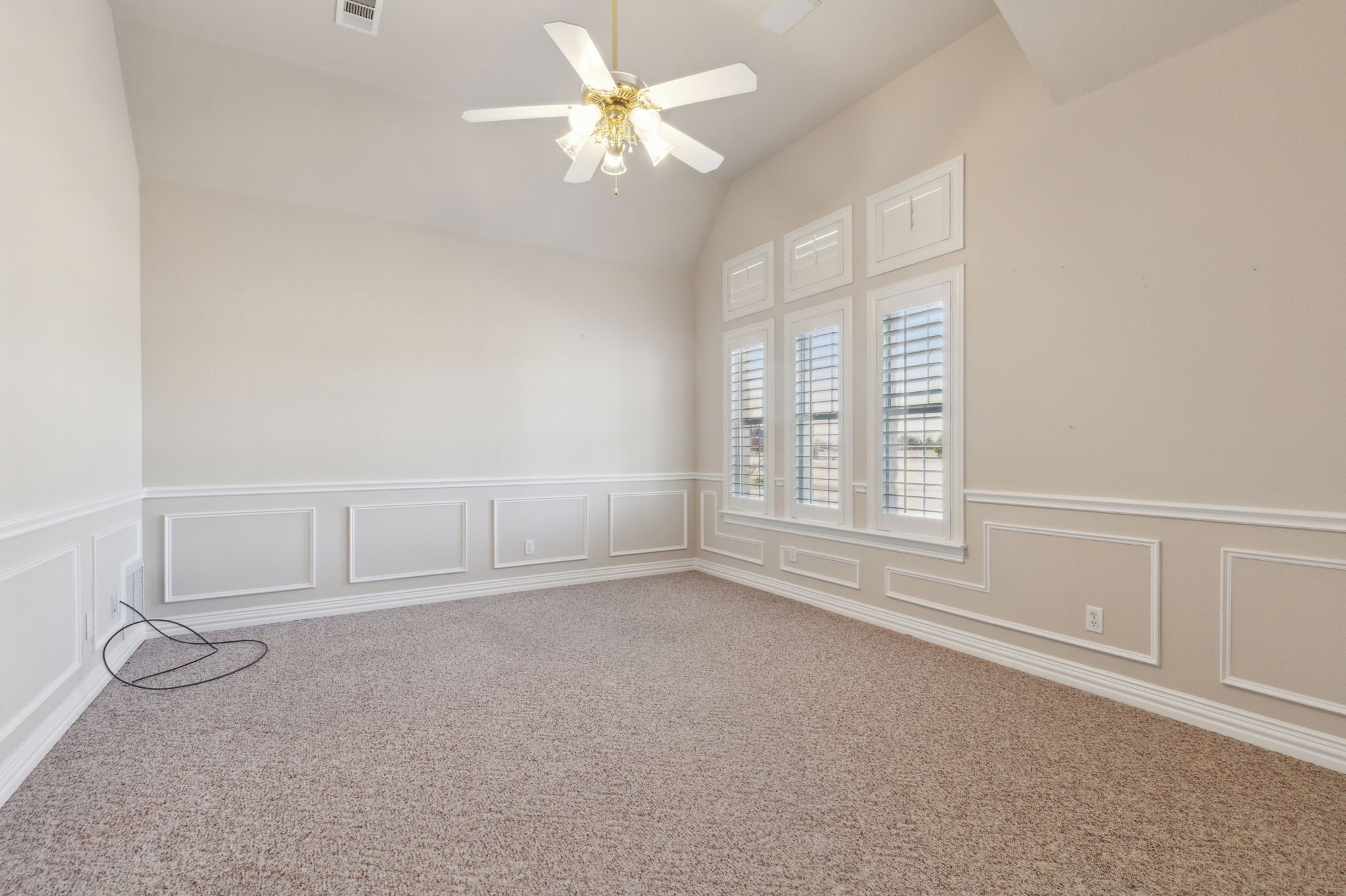 155 Willowcrest