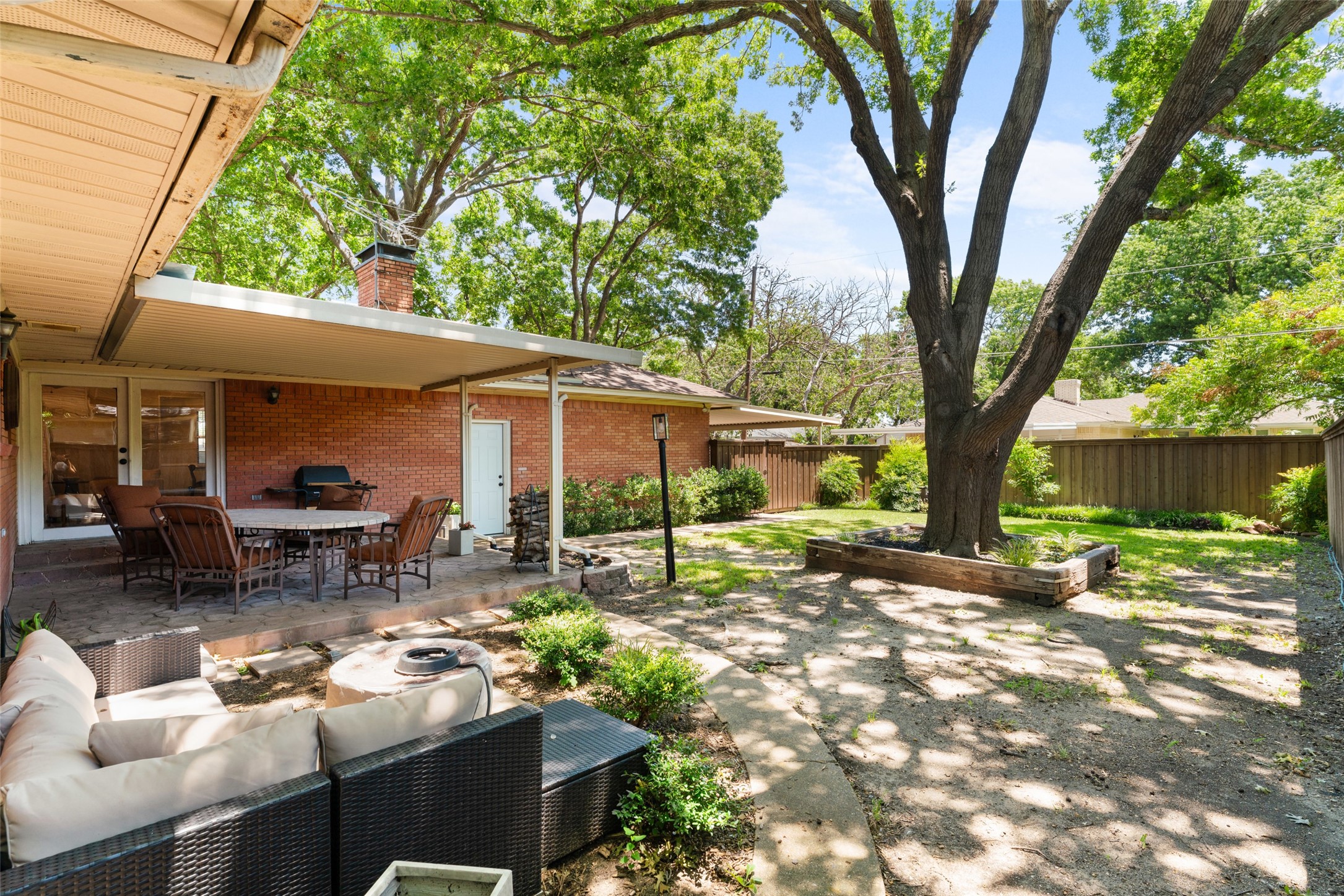 2118 Lansdowne Drive