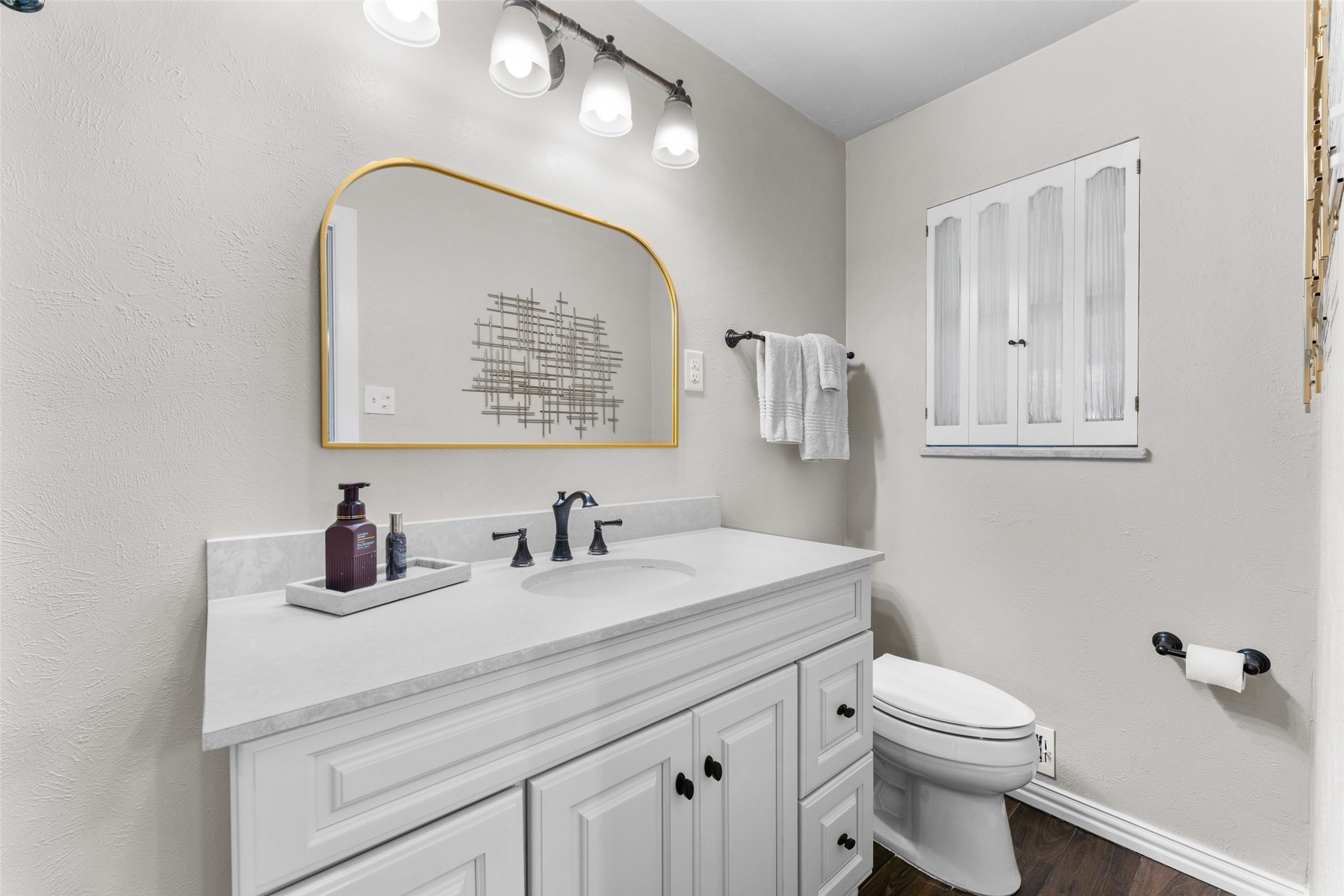 2118 Lansdowne Drive