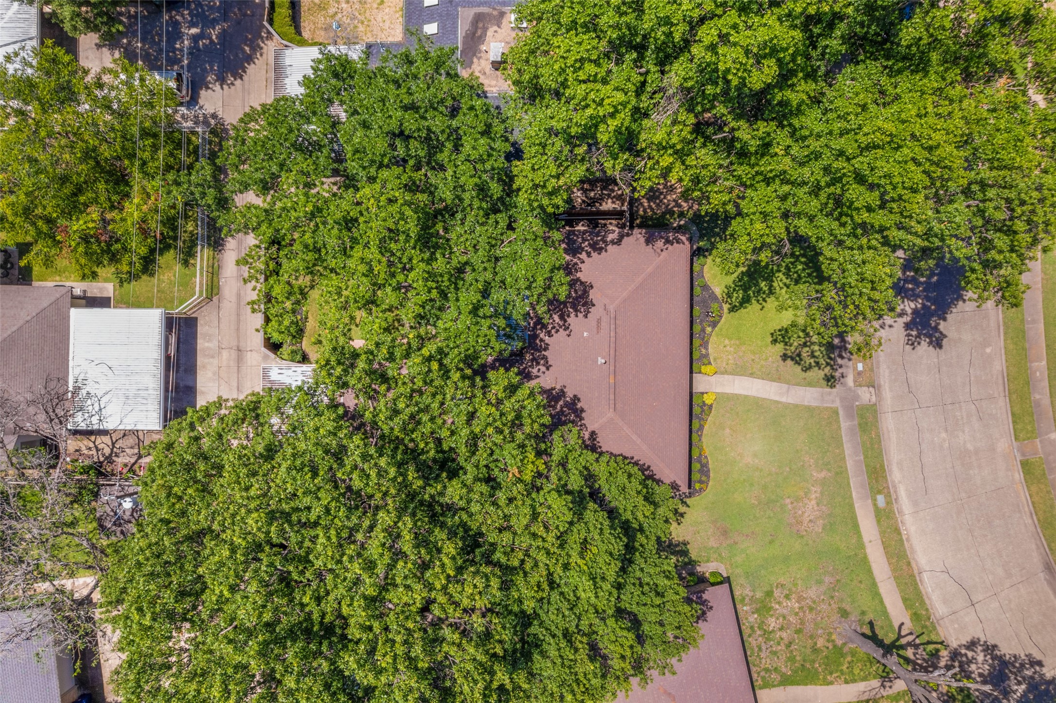 2118 Lansdowne Drive