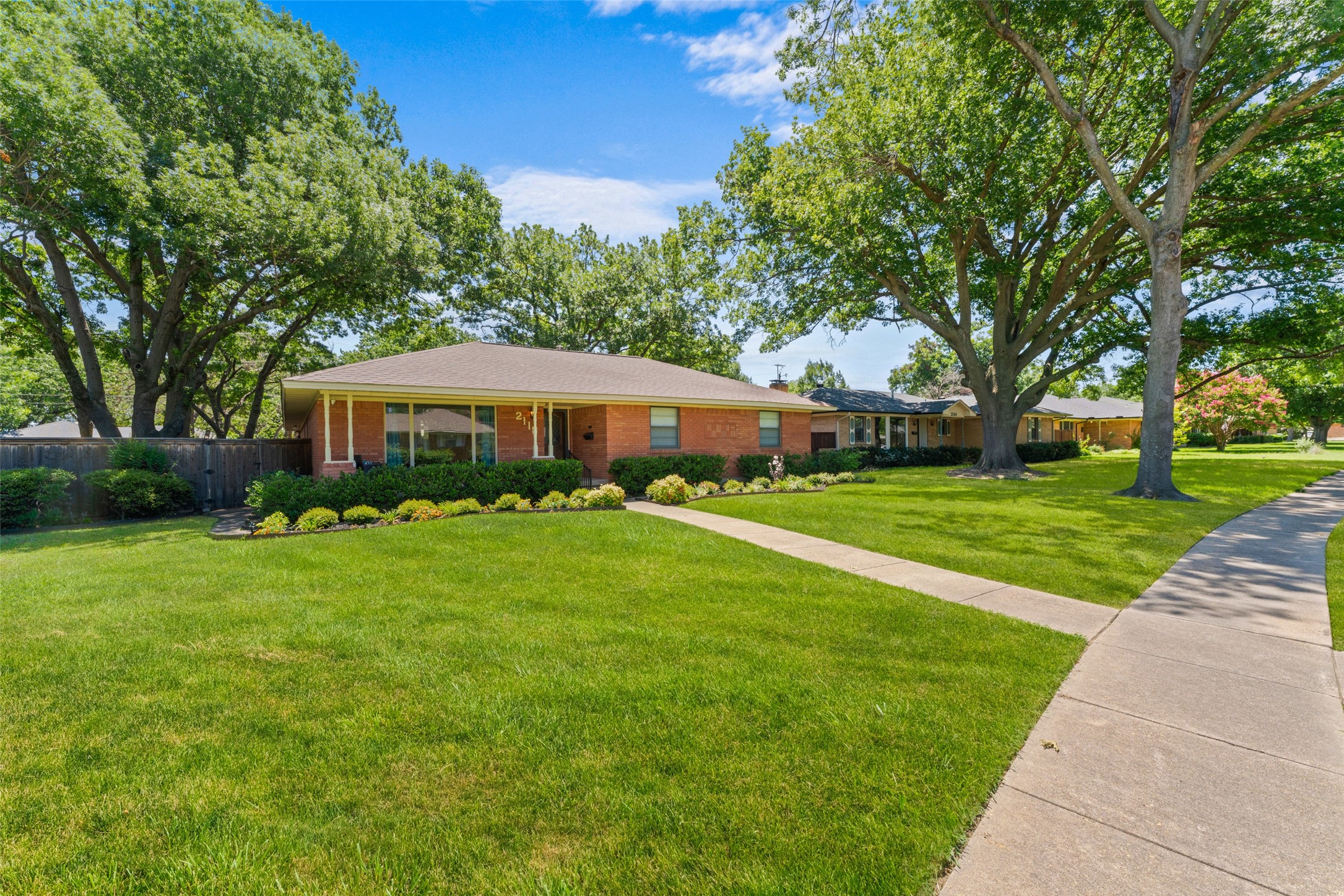 2118 Lansdowne Drive