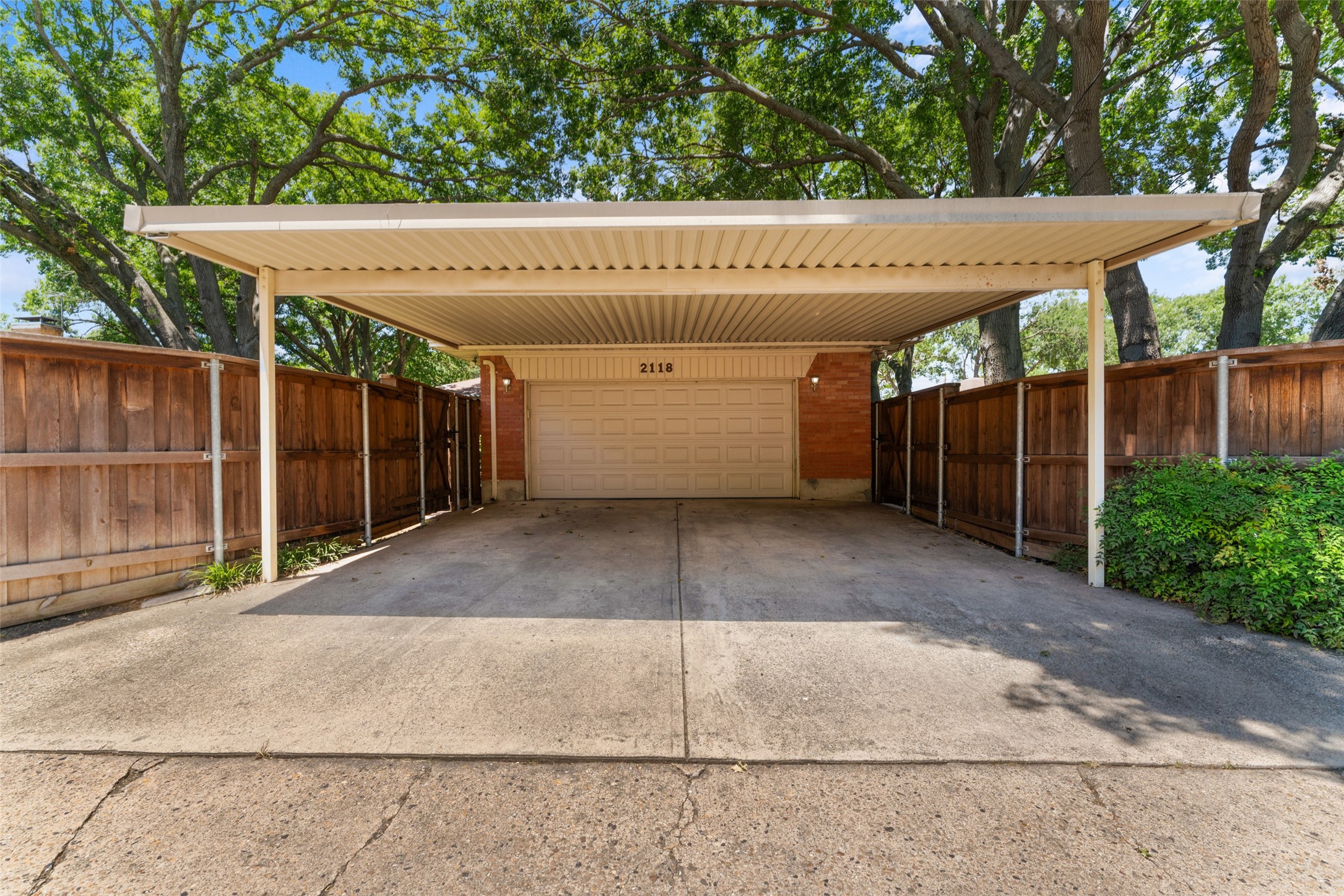 2118 Lansdowne Drive