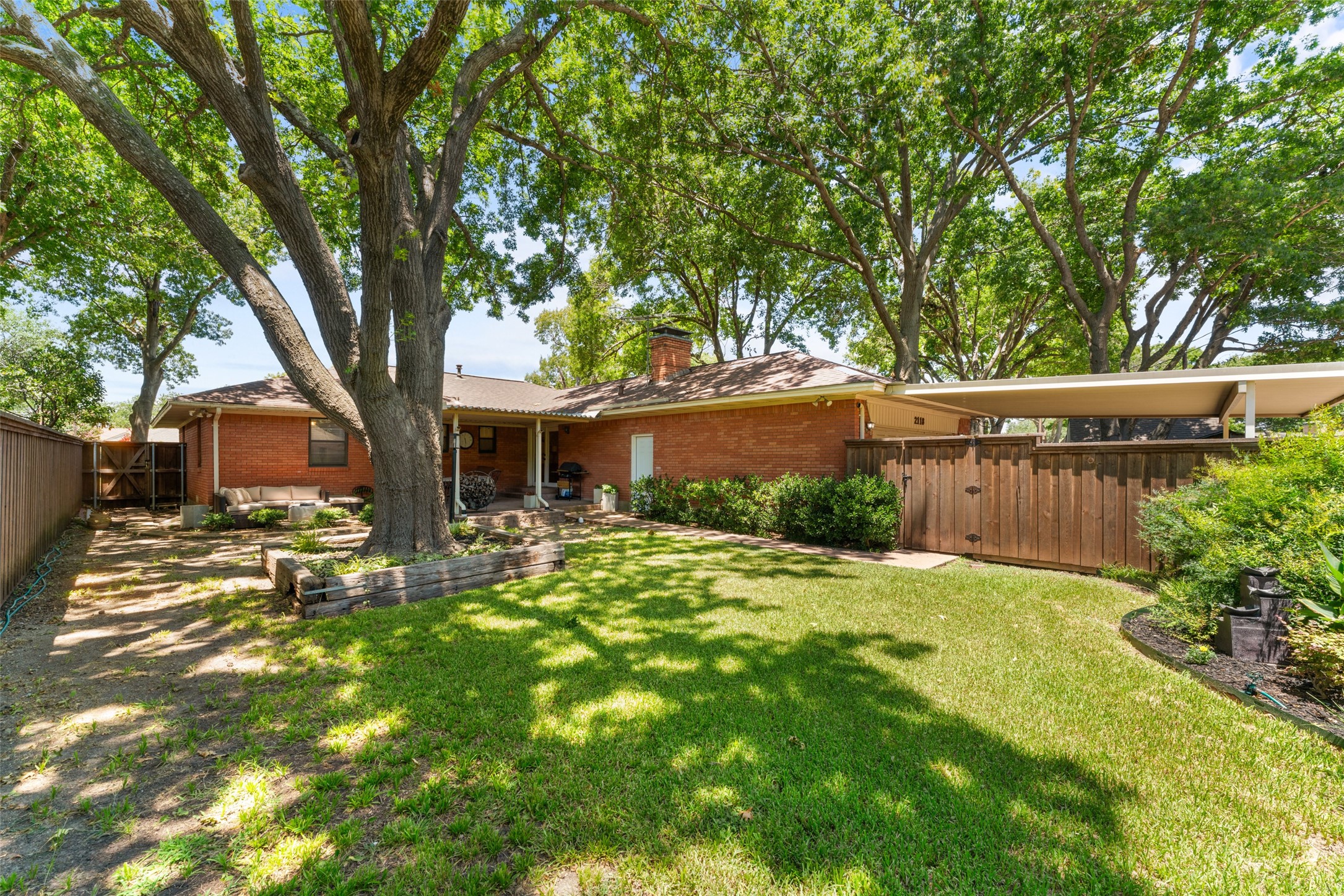 2118 Lansdowne Drive