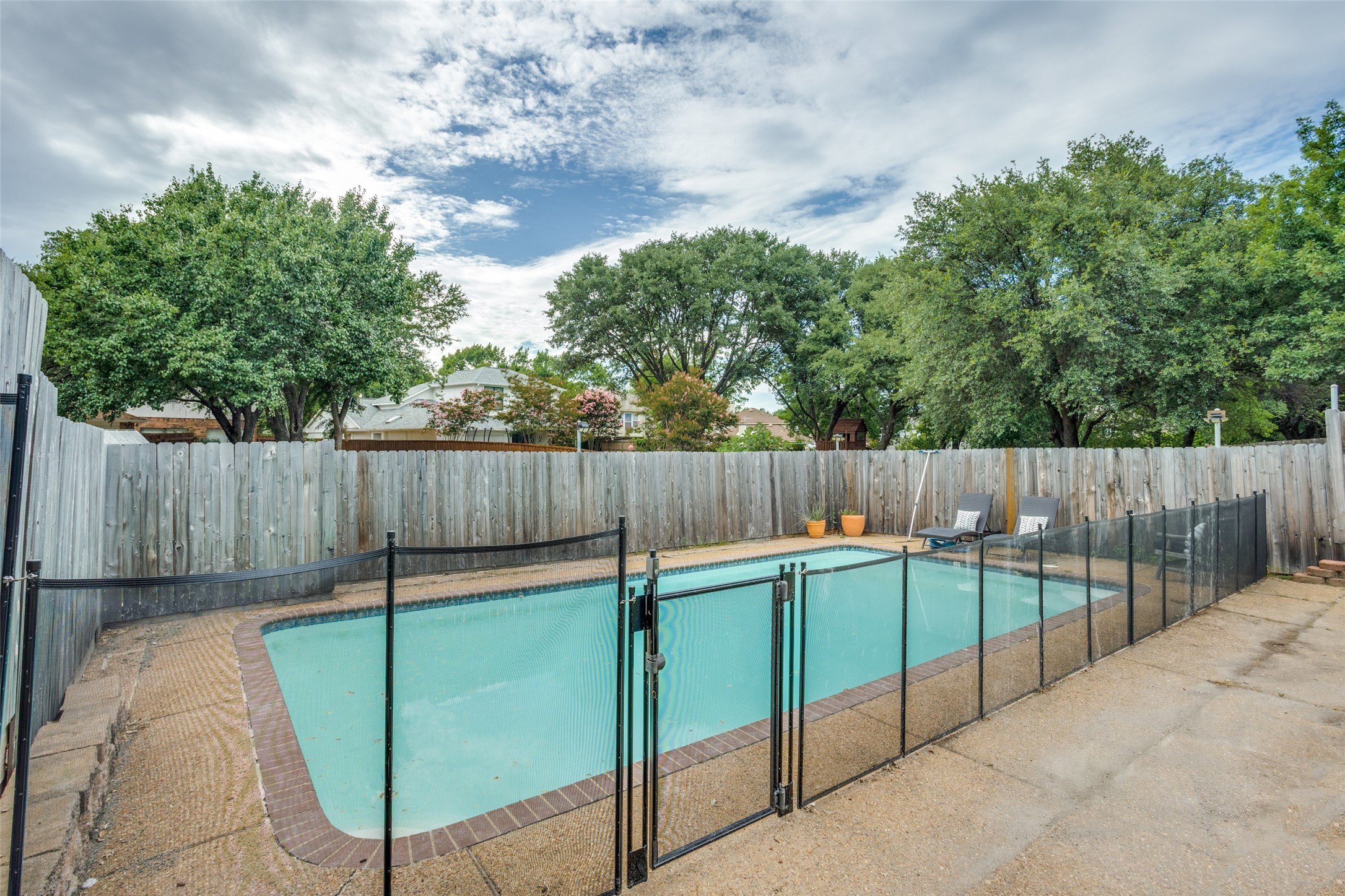 7305 Royal Crest Lane