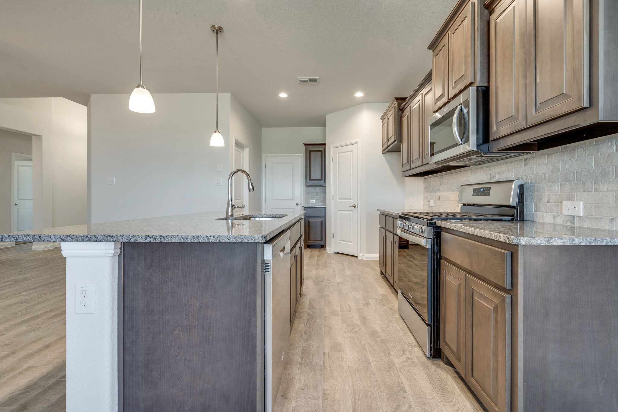 1441 Archway Court