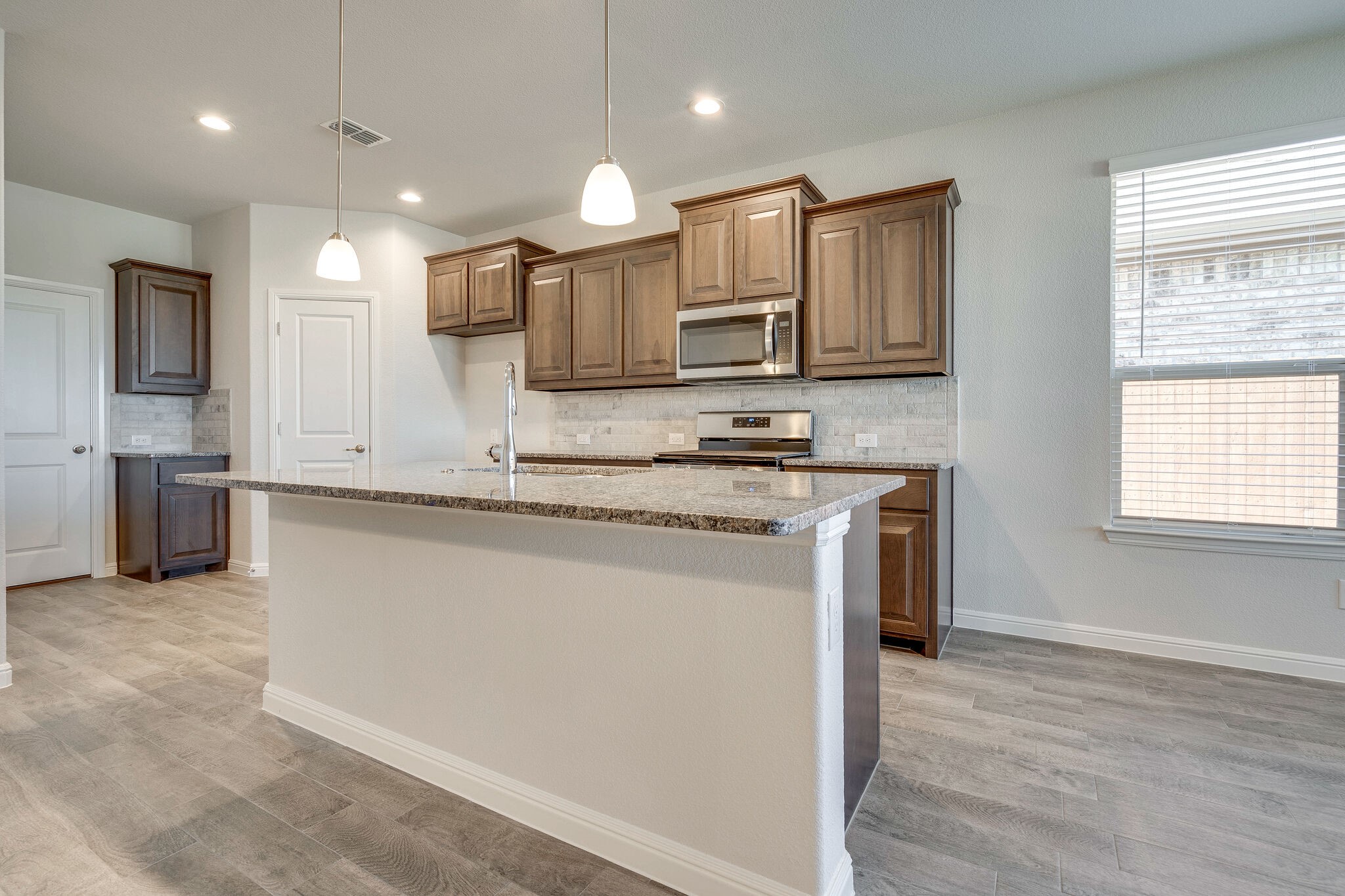 1441 Archway Court