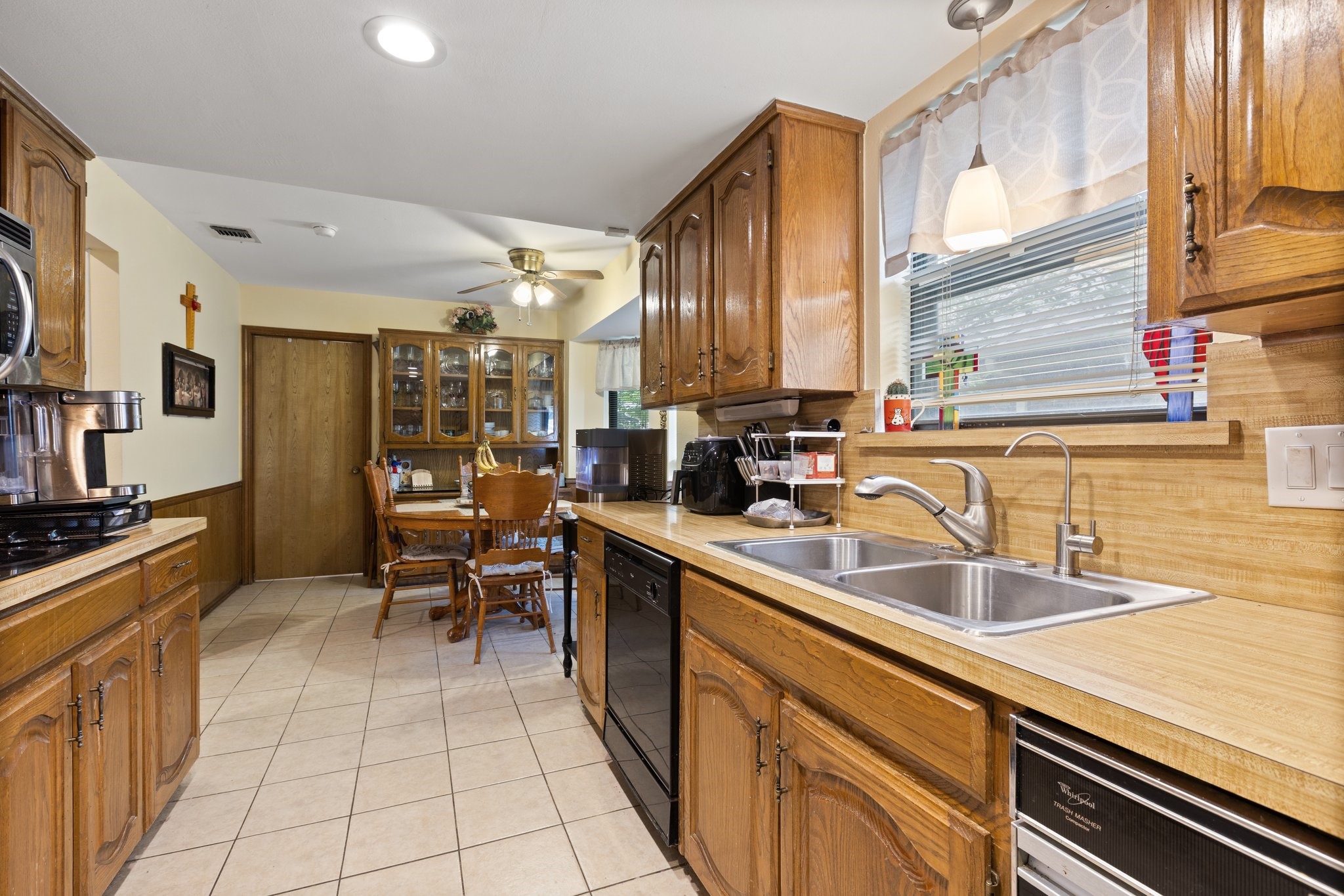 4525 Meadowview Drive