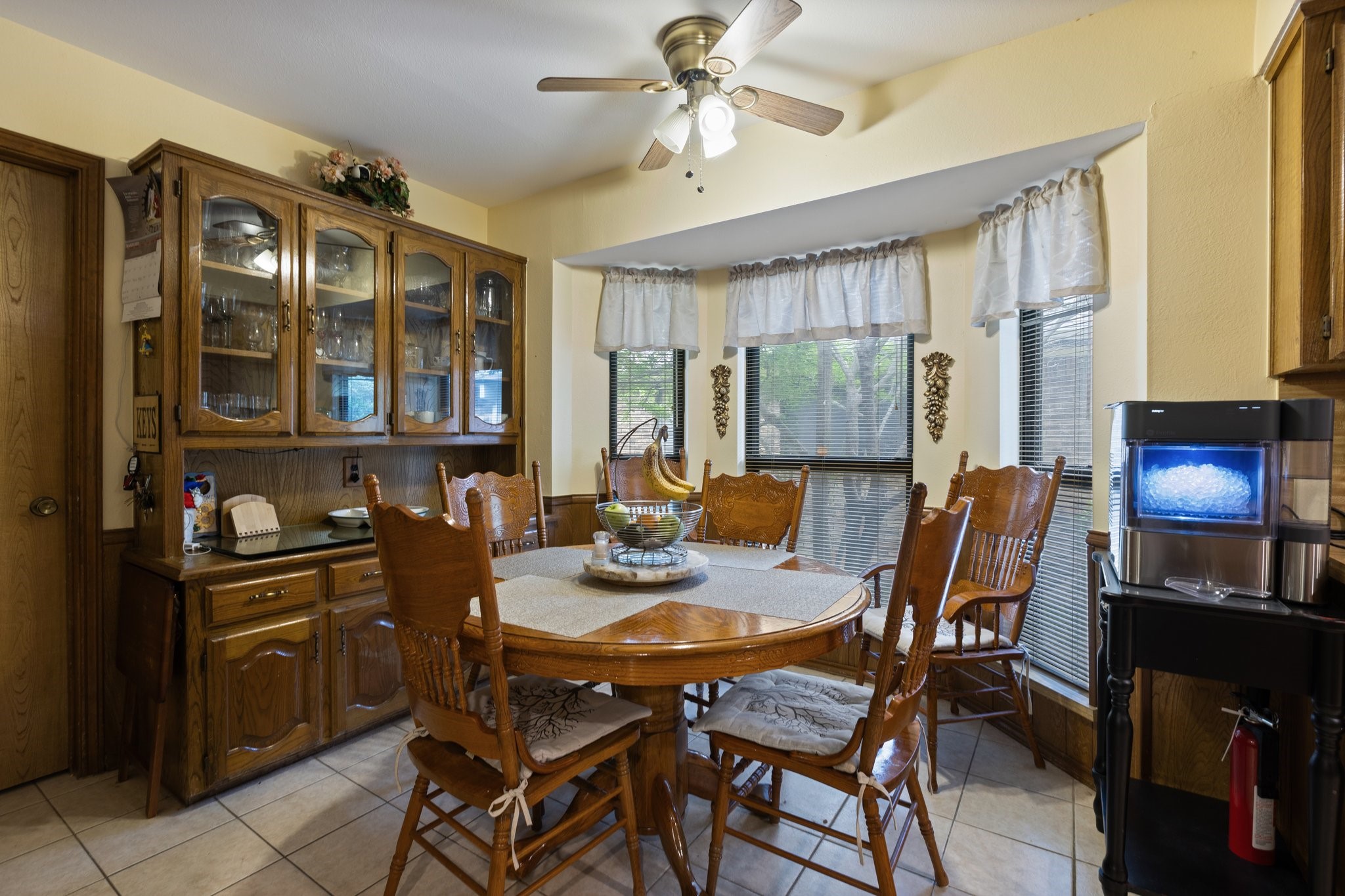 4525 Meadowview Drive