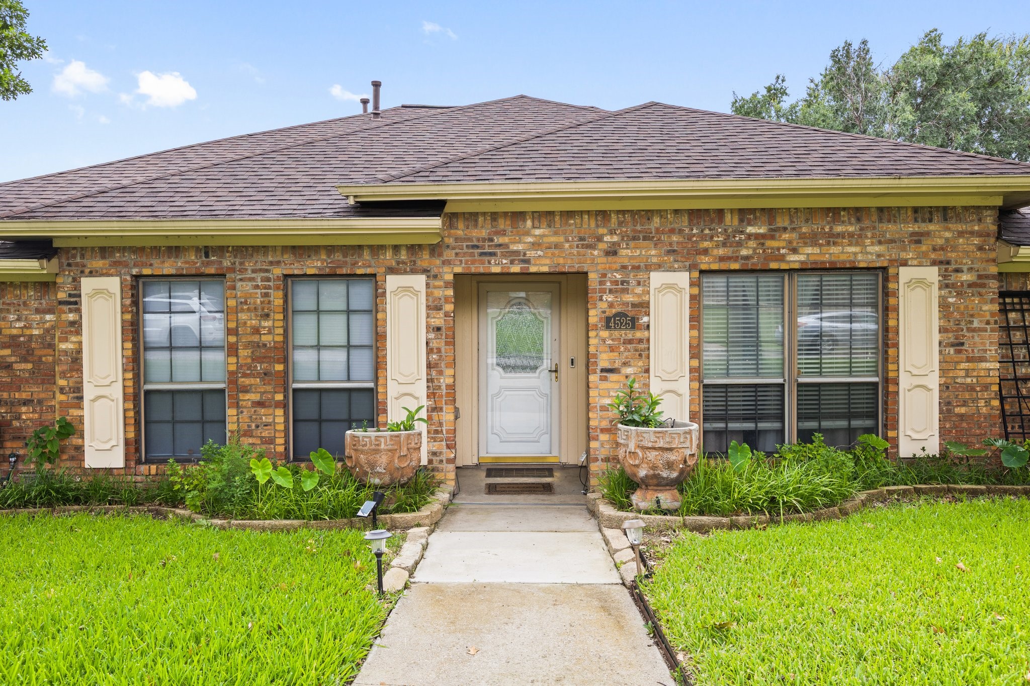 4525 Meadowview Drive