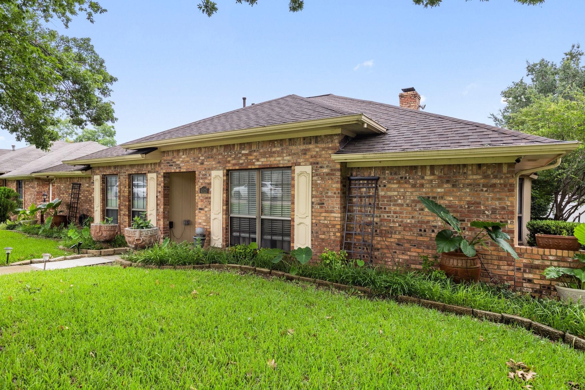 4525 Meadowview Drive