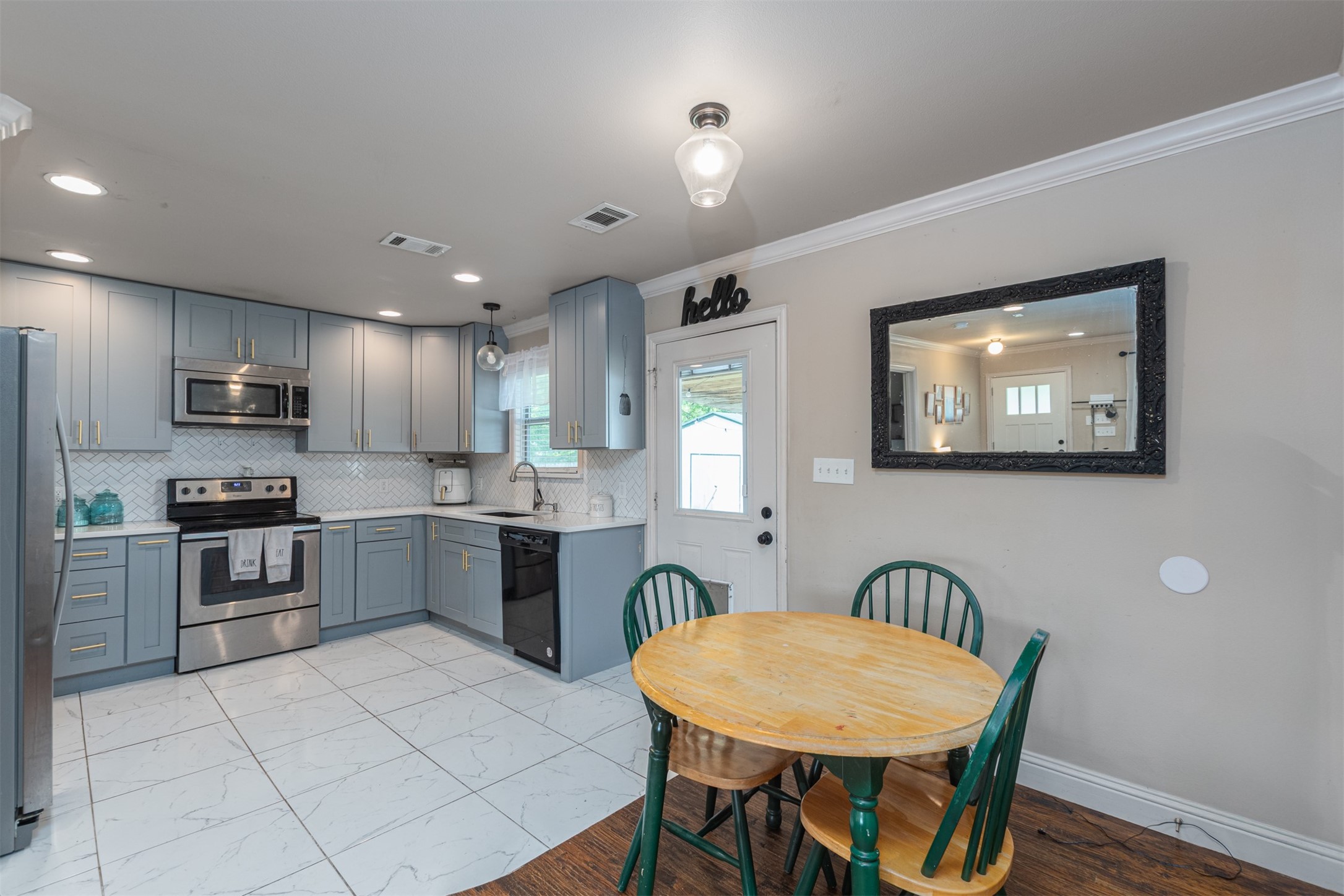 505 W 2nd Street