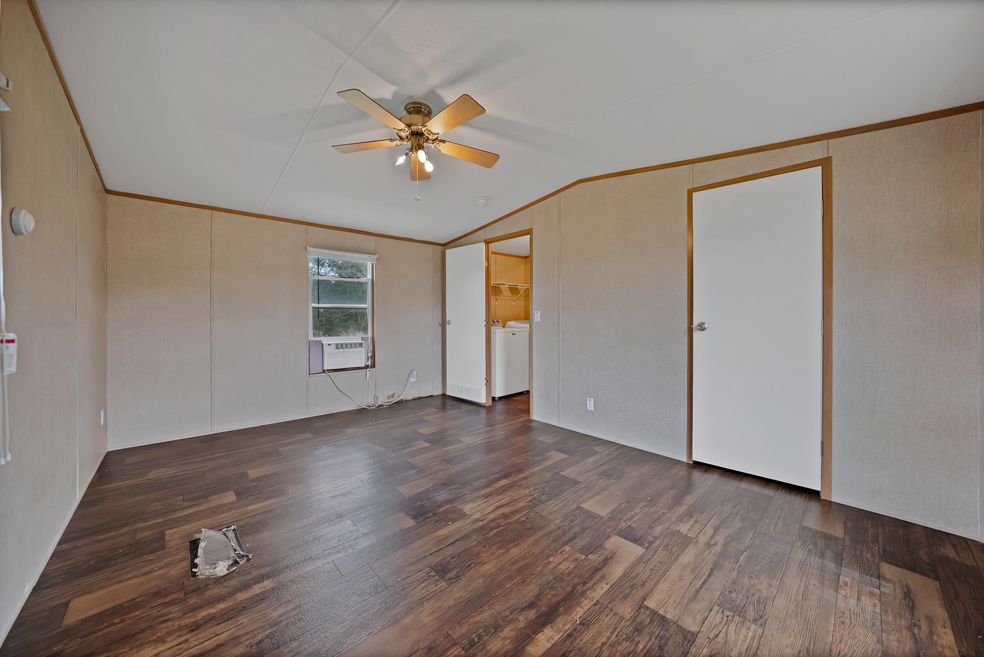 6571 Private Road 2270