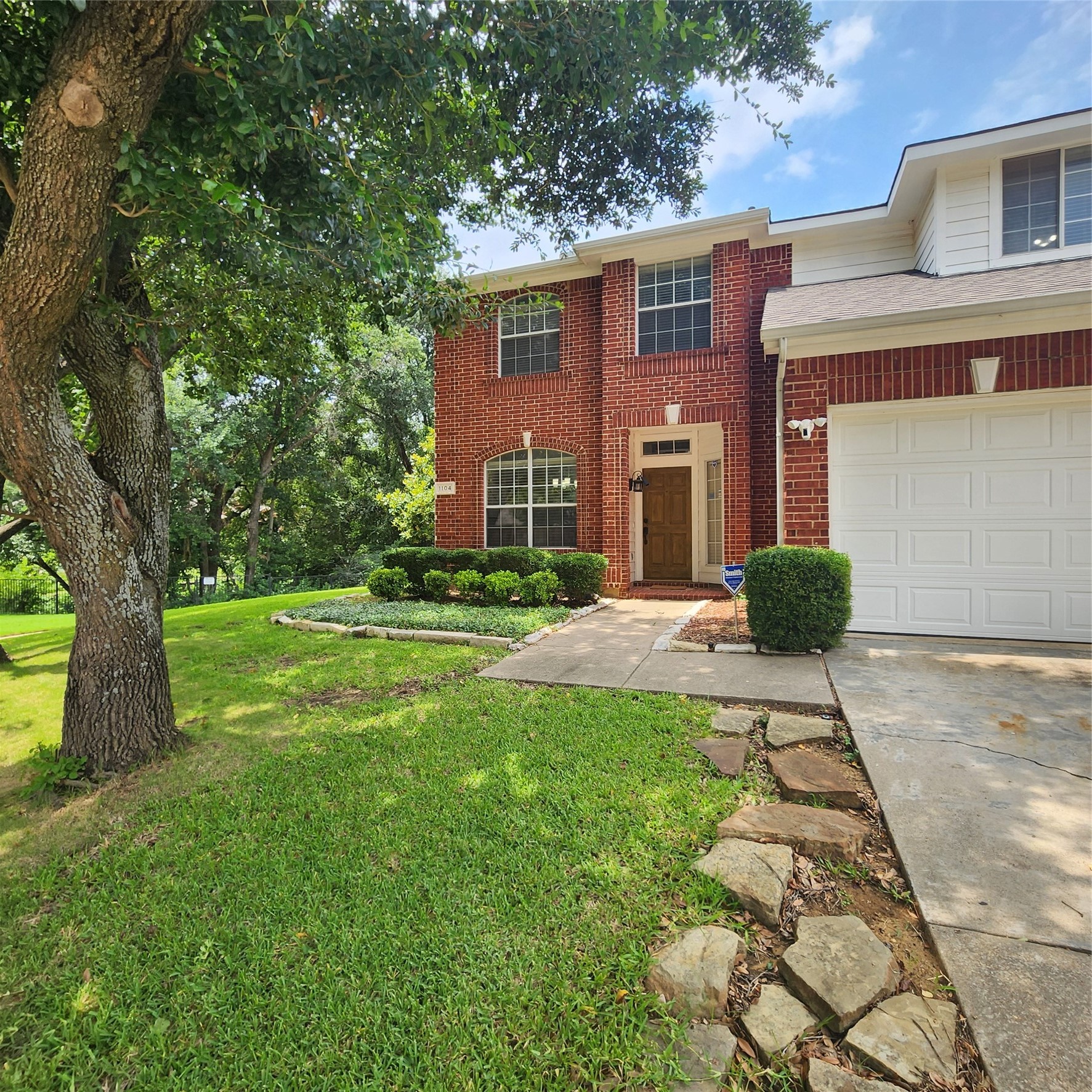 1104 Summerbrook Drive