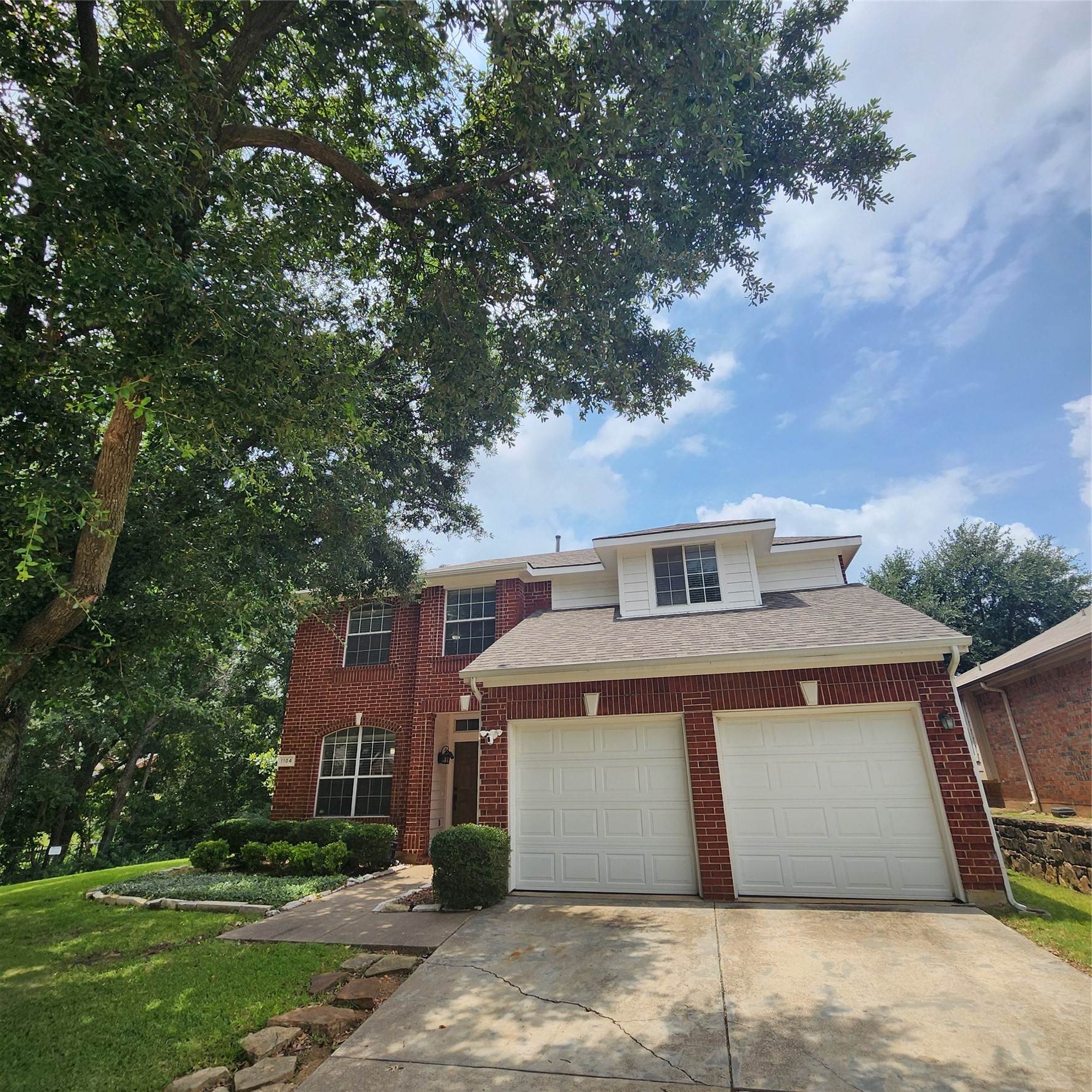 1104 Summerbrook Drive