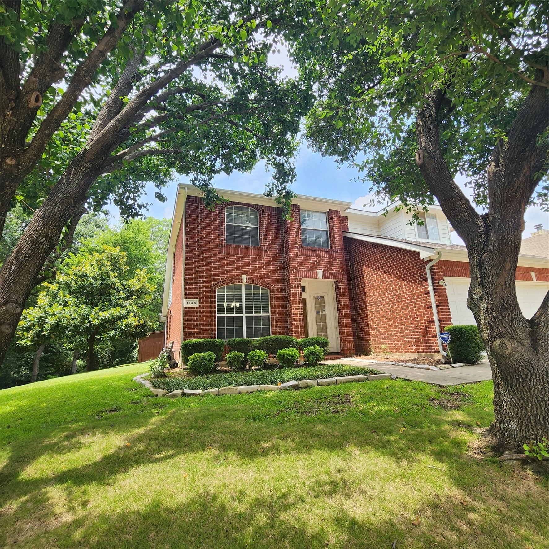 1104 Summerbrook Drive