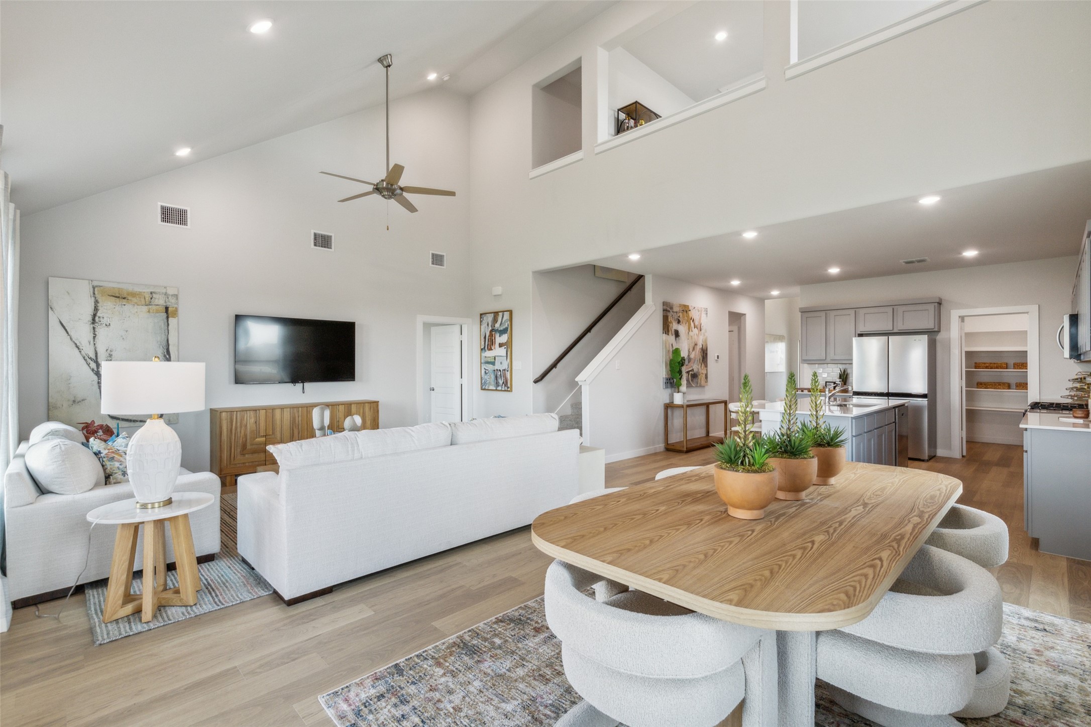 3903 Canyon Drive