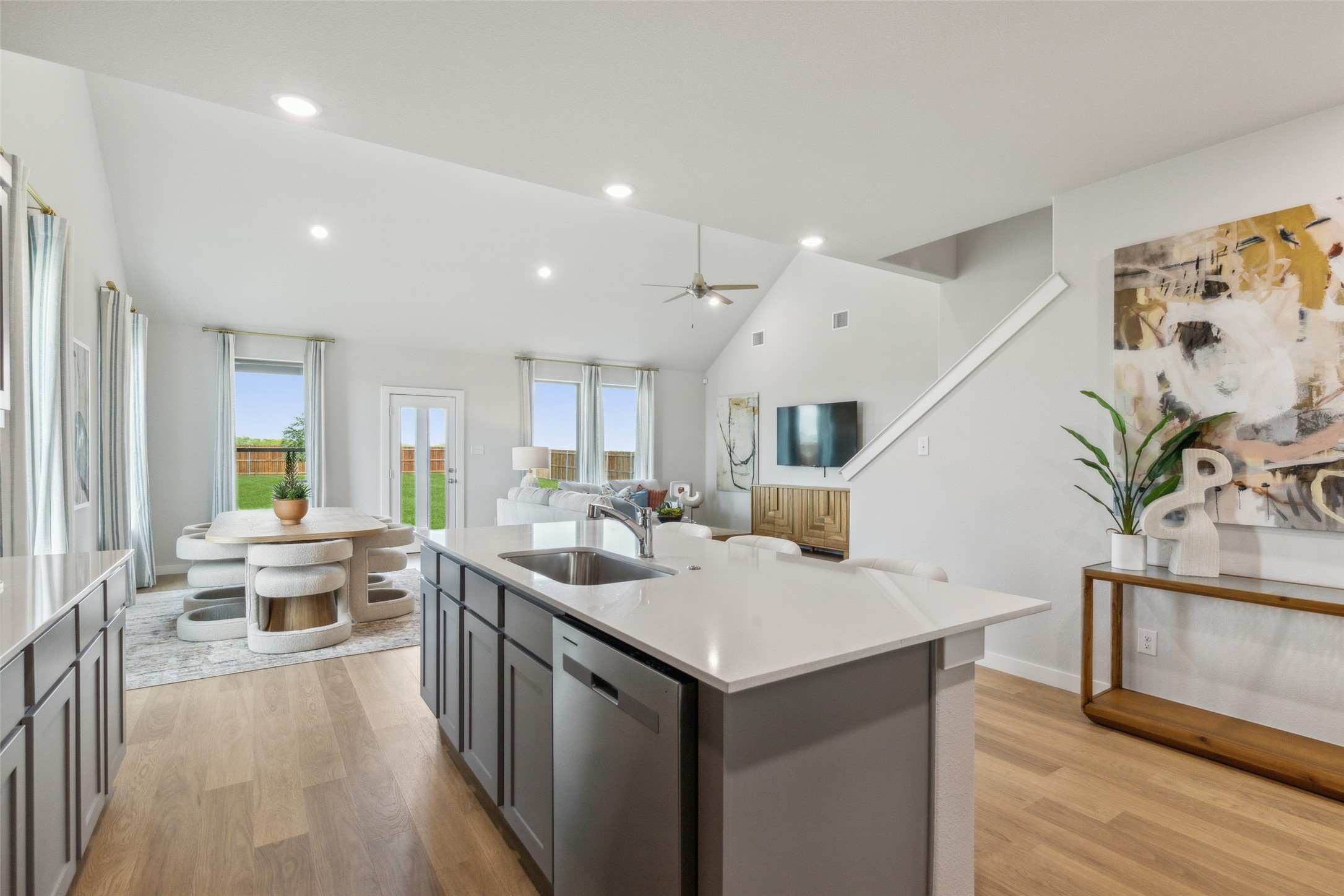 3903 Canyon Drive