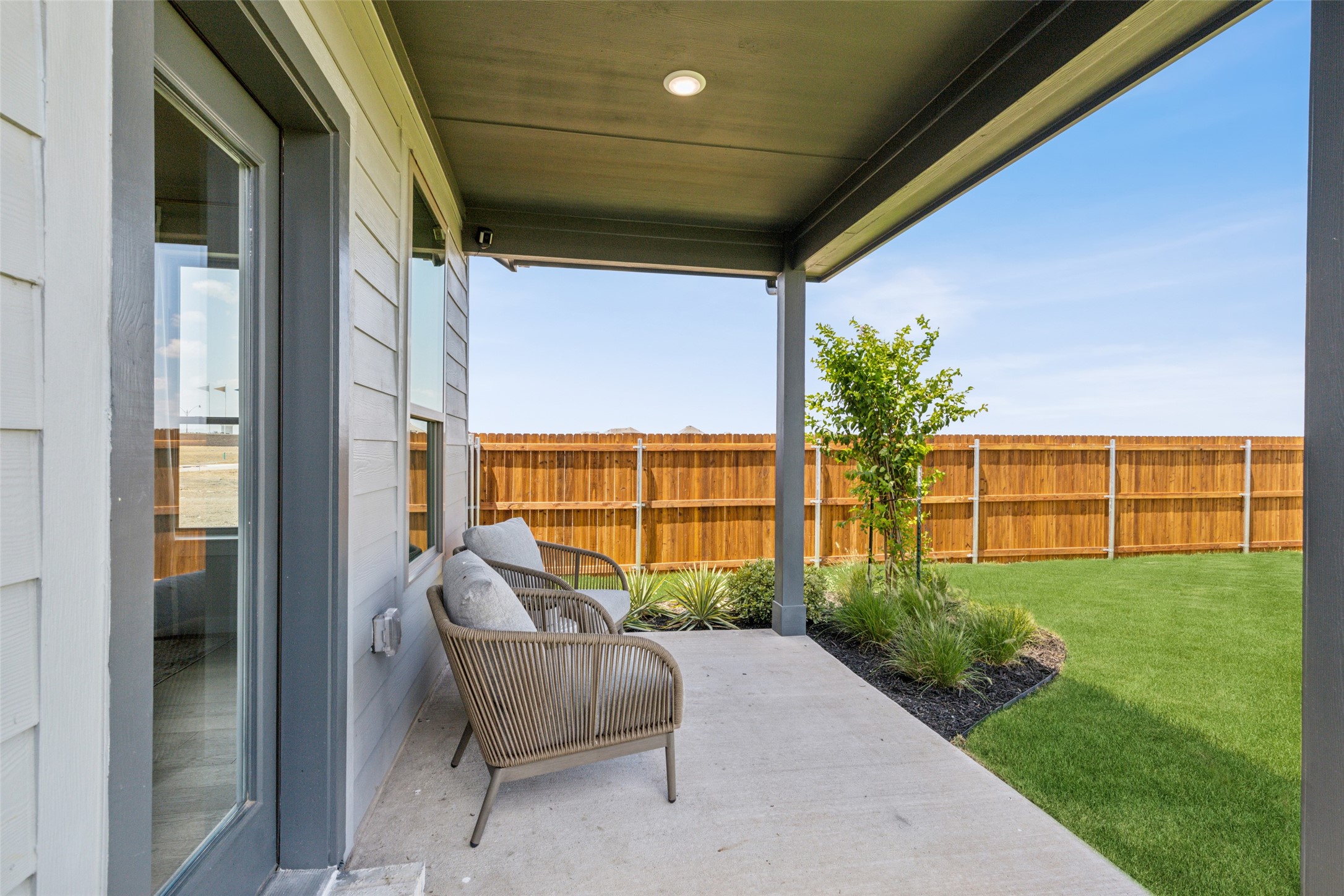 3903 Canyon Drive