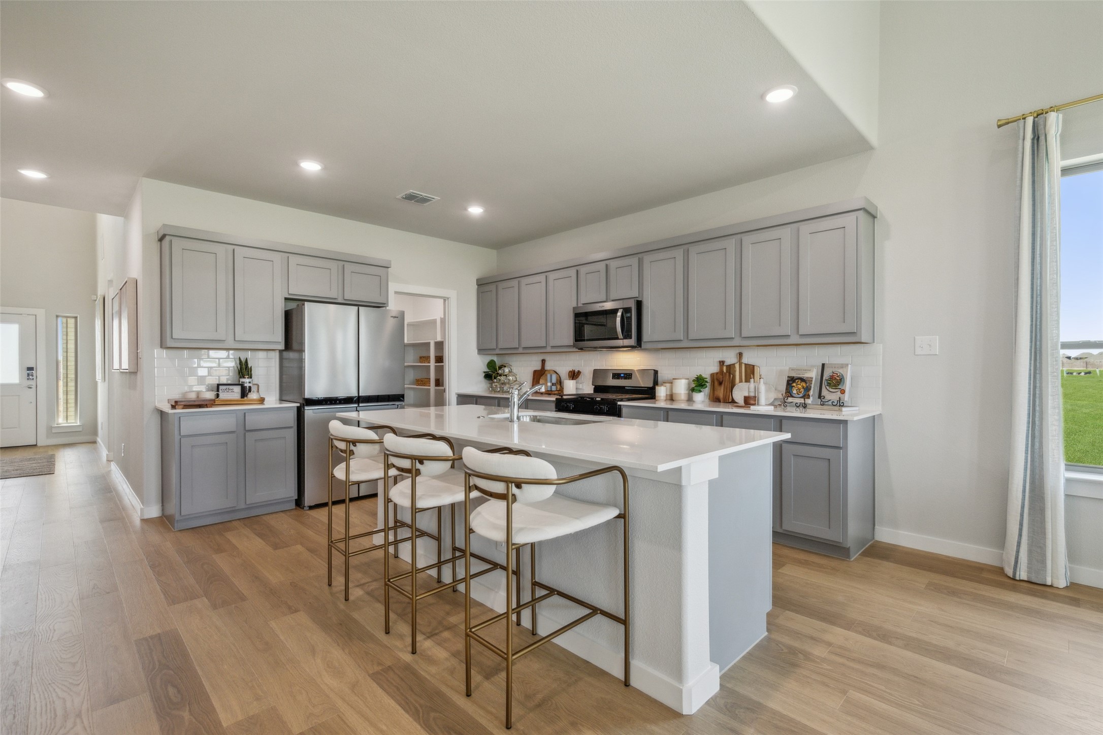 3903 Canyon Drive